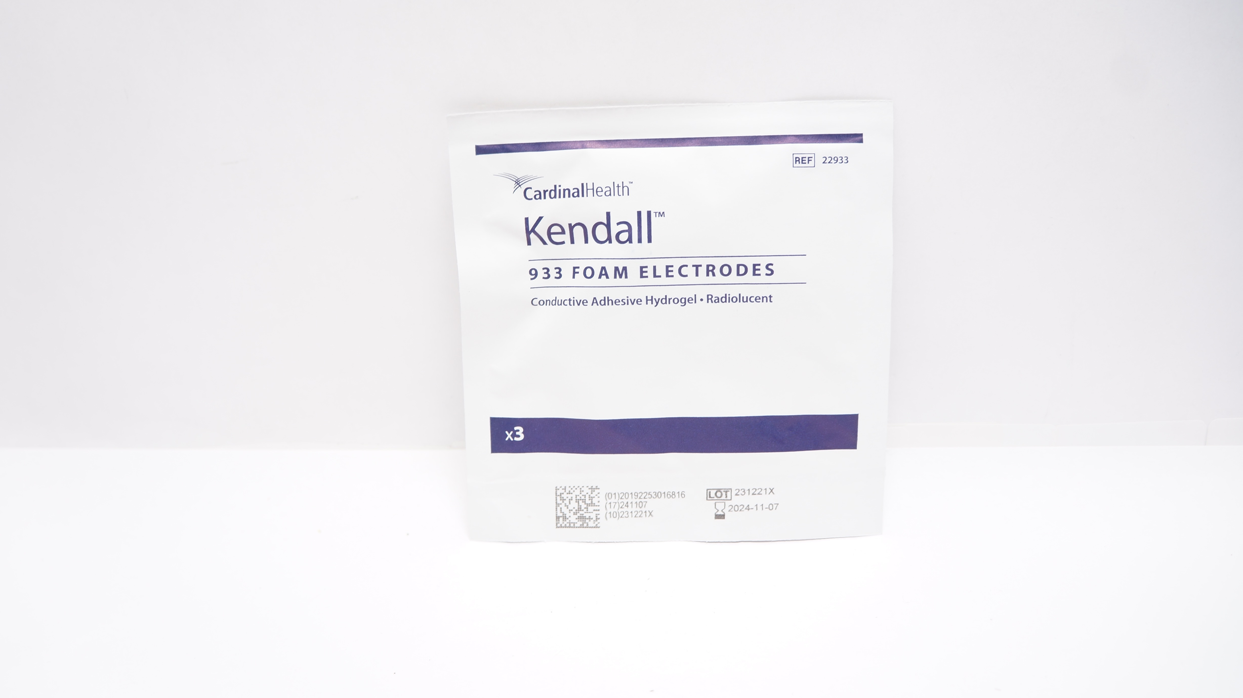 Cardinal Health 22933 Kendall 930 Series Radiolucent Foam Electrodes - Pack of 3