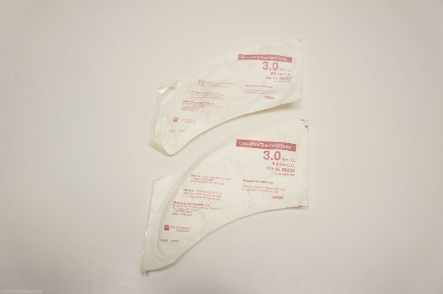 86223 ~ Mallinckrodt Uncuffed Trach Tube 3.5mm ID ~ Lot of 2  