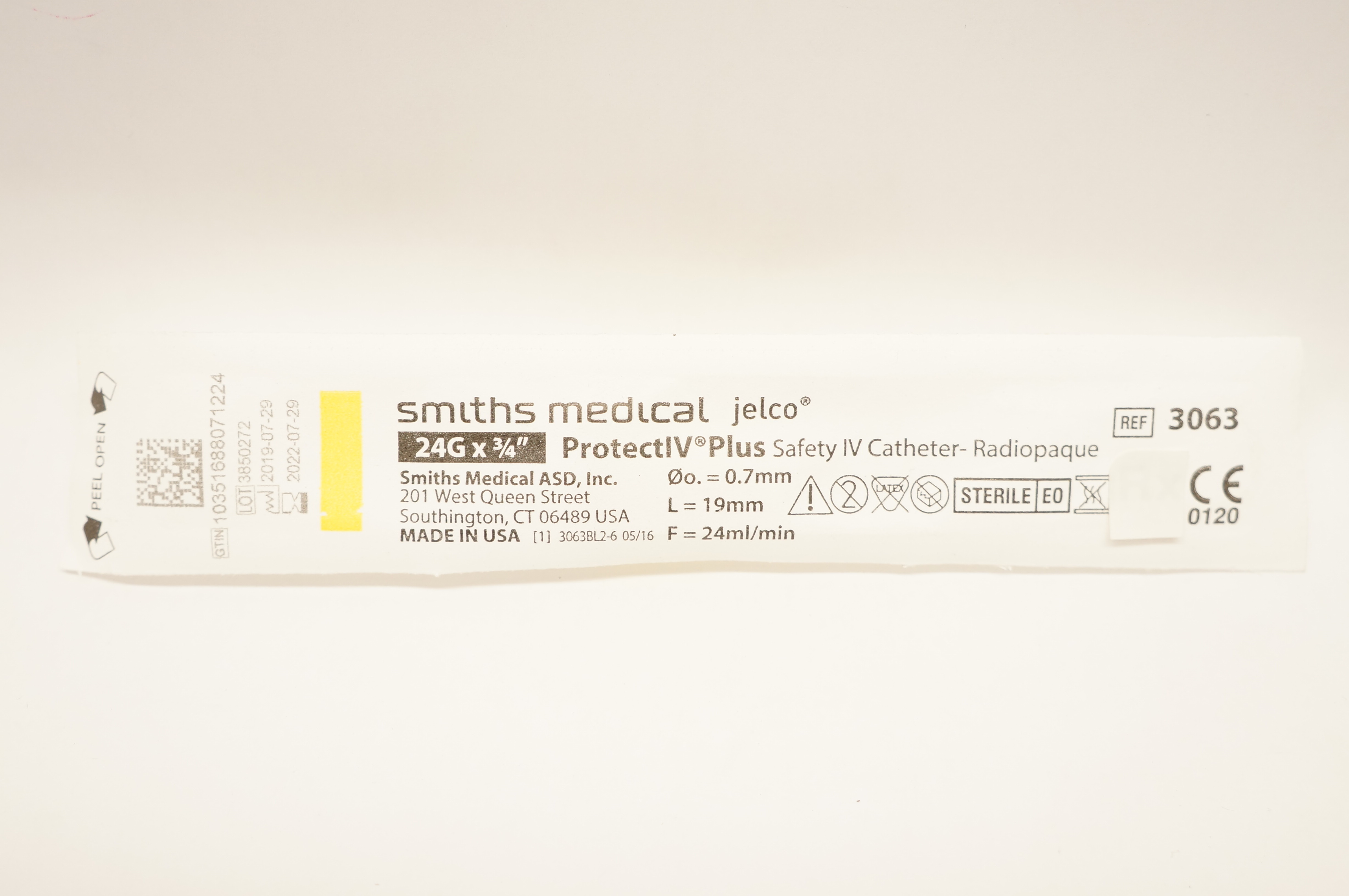 Smiths Medical 3063 Protect IV Plus Safety Cath. 24G x 3/4inch (x)