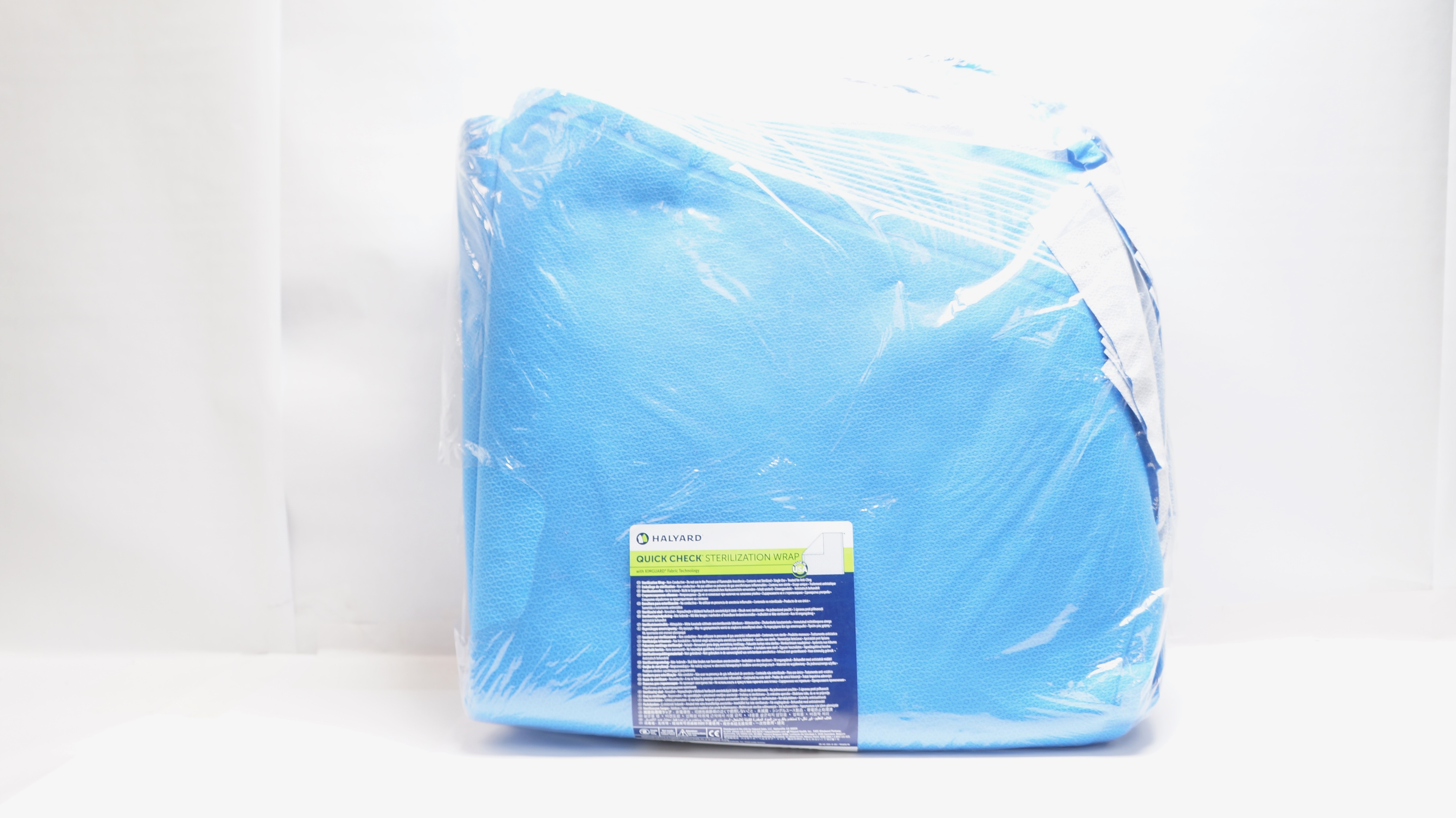 Halyard 34199 Quick Check Sterilization Wrap 36In x 36In - Pack of 36