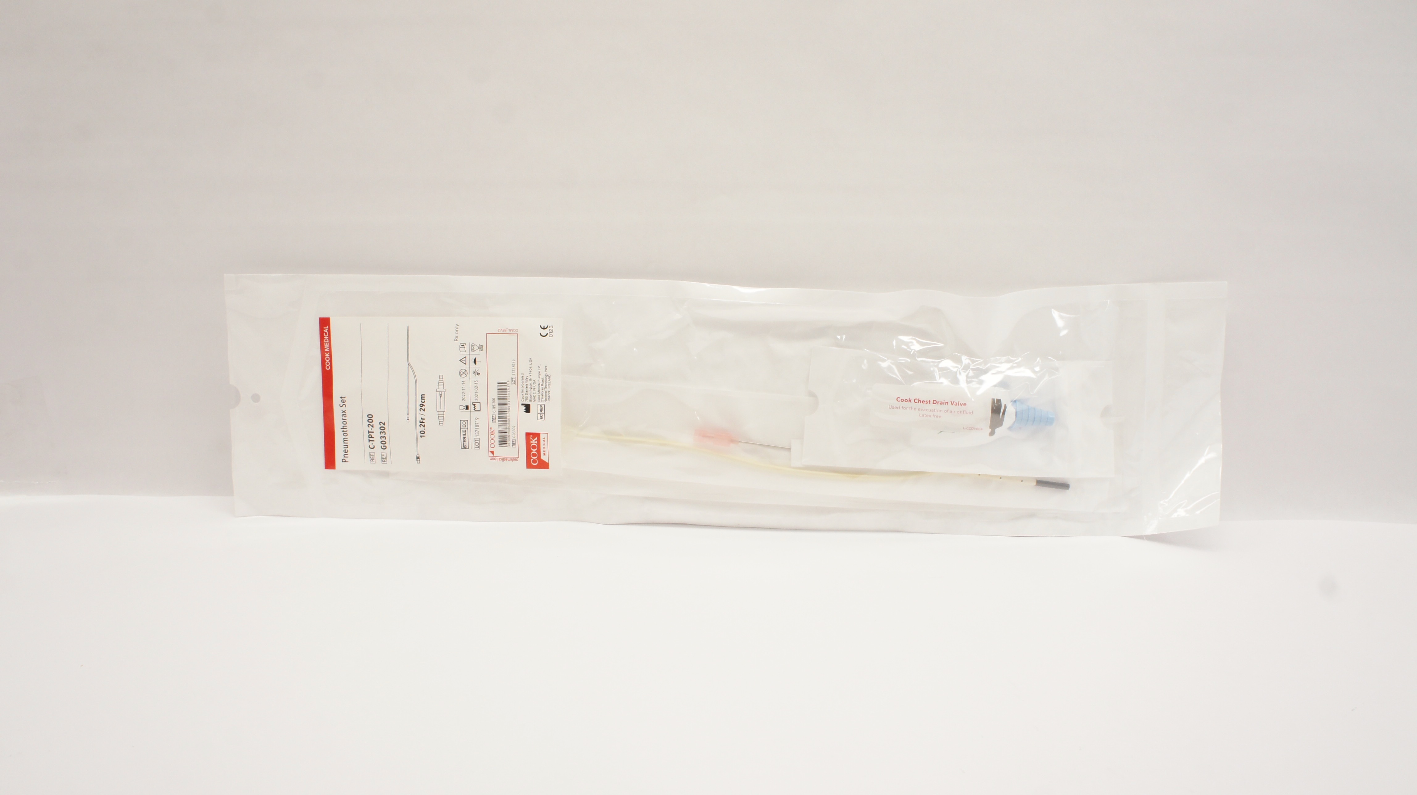 Cook Medical G03302 Pneumothorax Set 10.2Fr x 29cm (x)