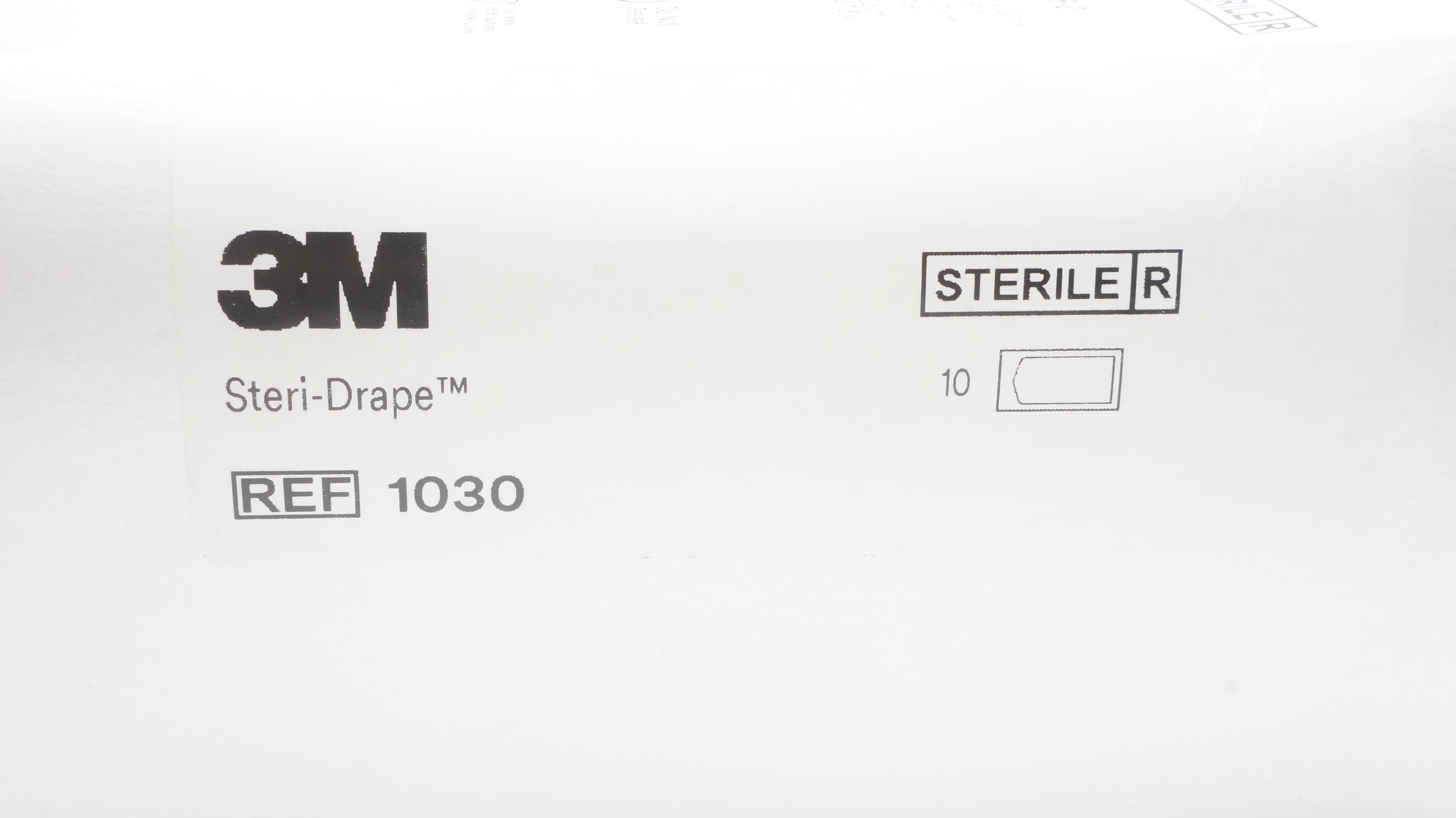 3M 1030 Steri-Drape Medium Drape w/Aperture 31inch x 51inch Approx. - Box of 10