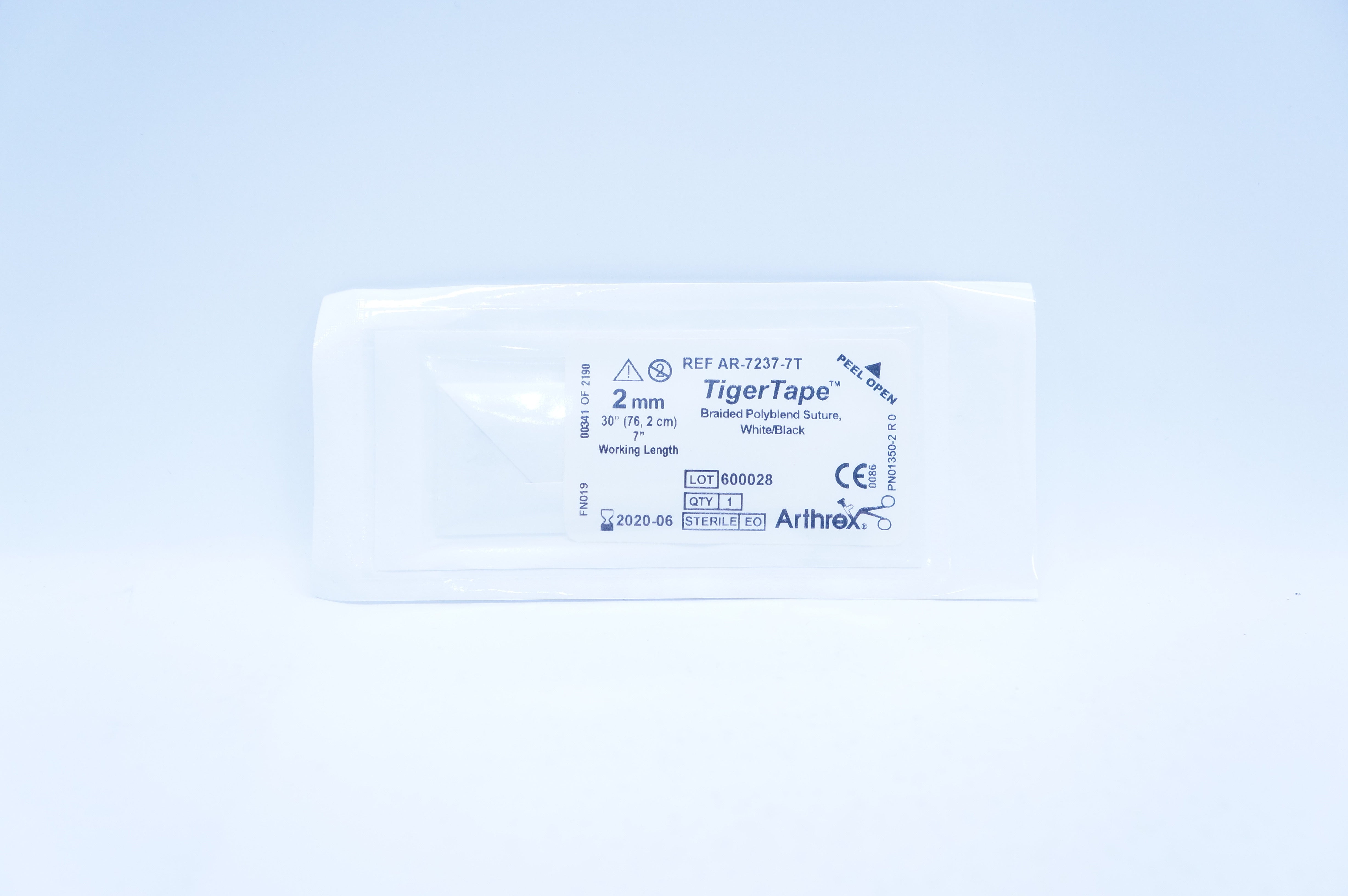 Arthrex AR-7237-7T TigerTape Braided Polyblend Suture, White/Black 30in. x 7in.(x)