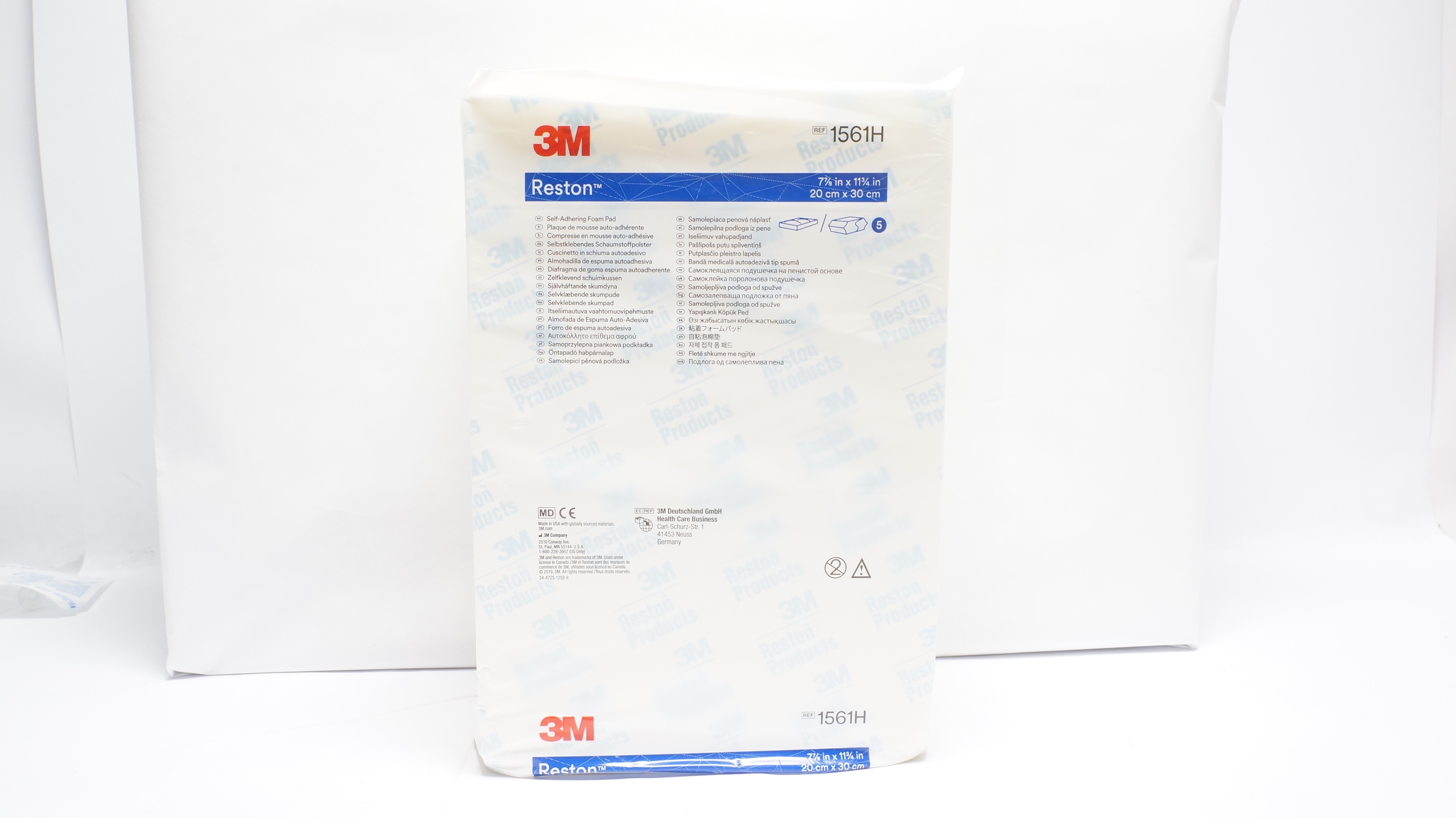 3M 1561H Reston Self-Adhering Foam Pad 7 7/8In x 11 3/4In - Pack of 5