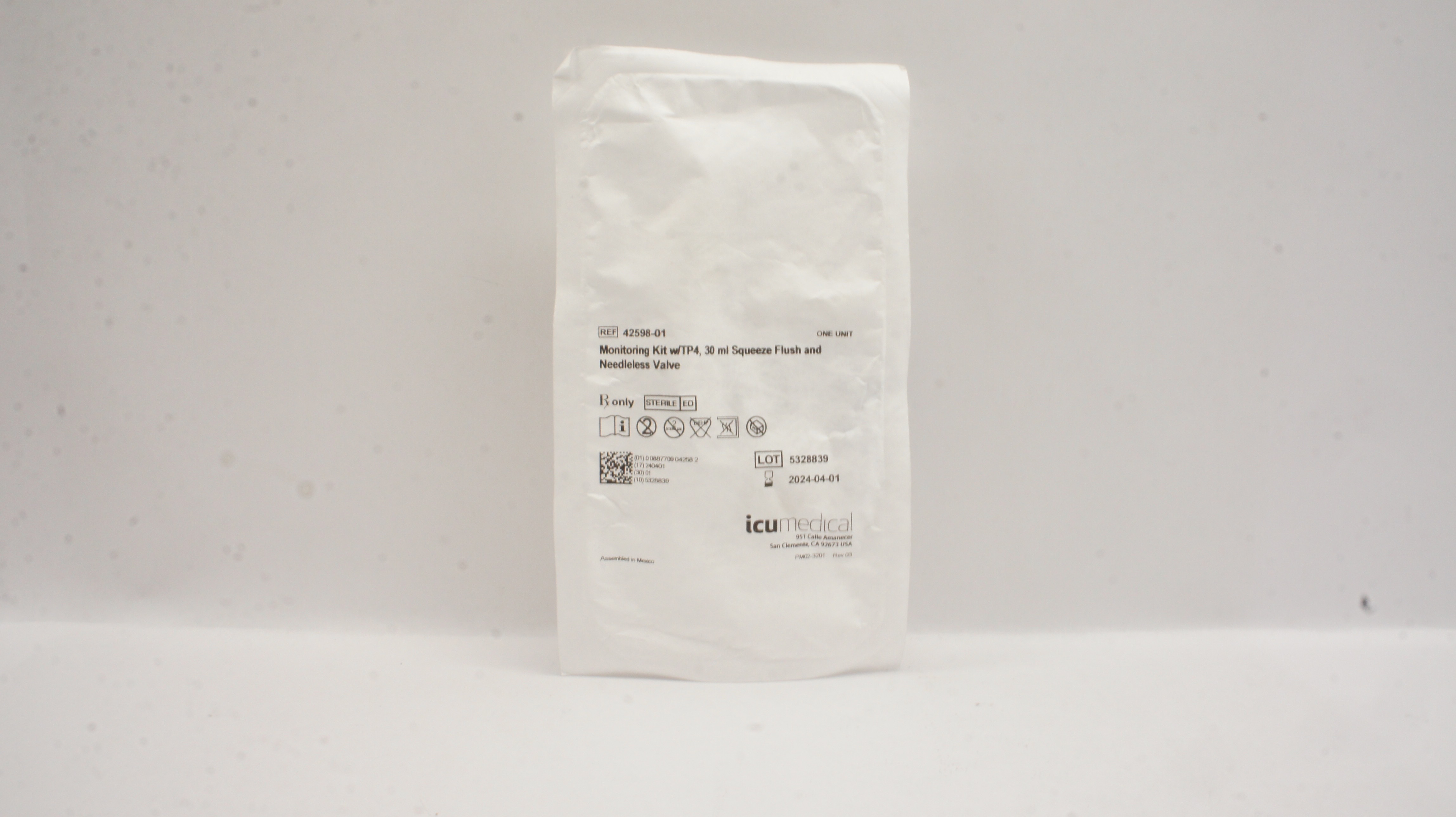 ICU Medical 42598-01 Monitoring Kit w/TP4 30ml Squeeze Flush & Needleless Valve