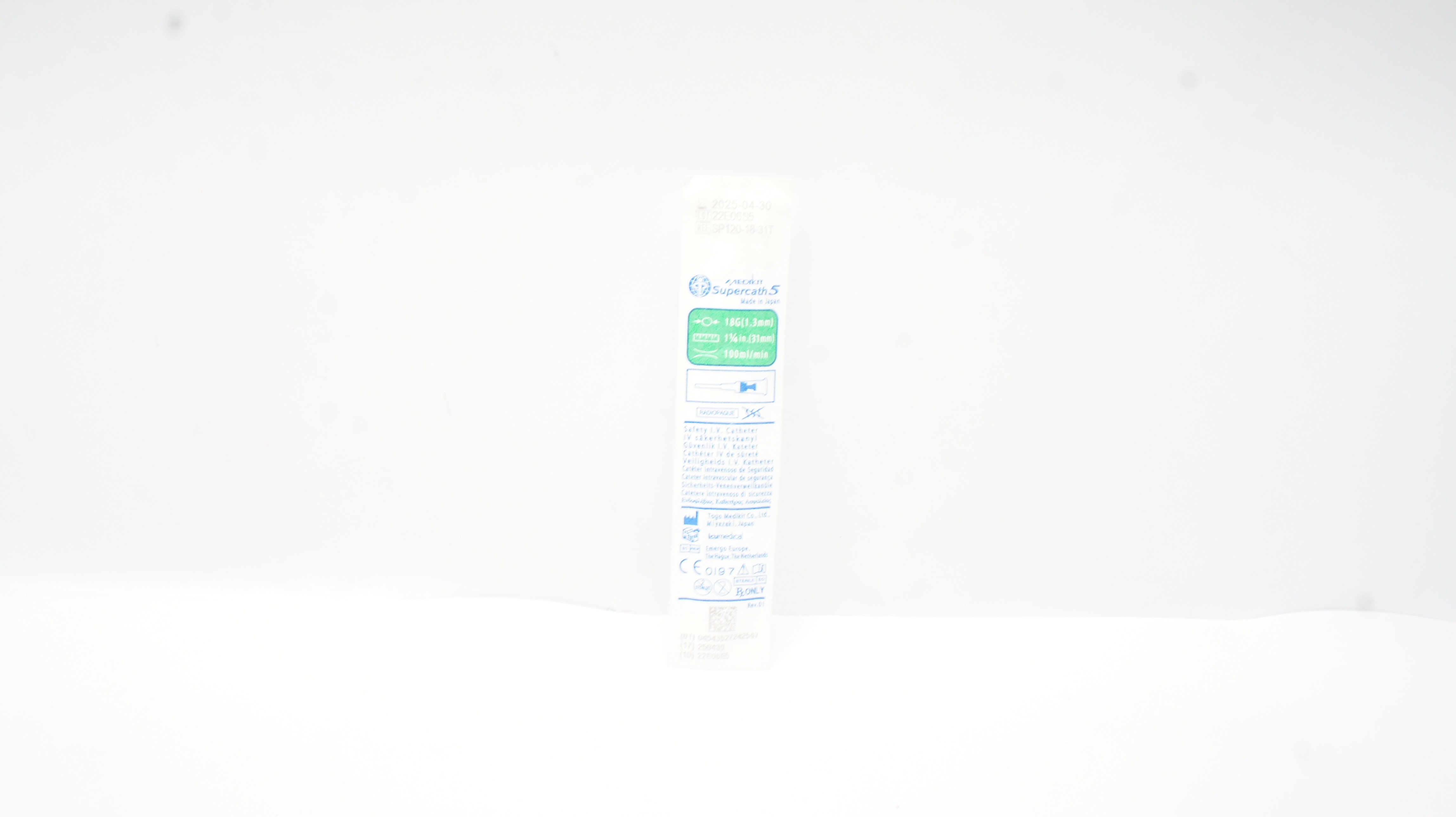 Togo Medikit SP120-18-31T Supercath 5 Safety I.V. Cath. 18G x 1-1/4inch