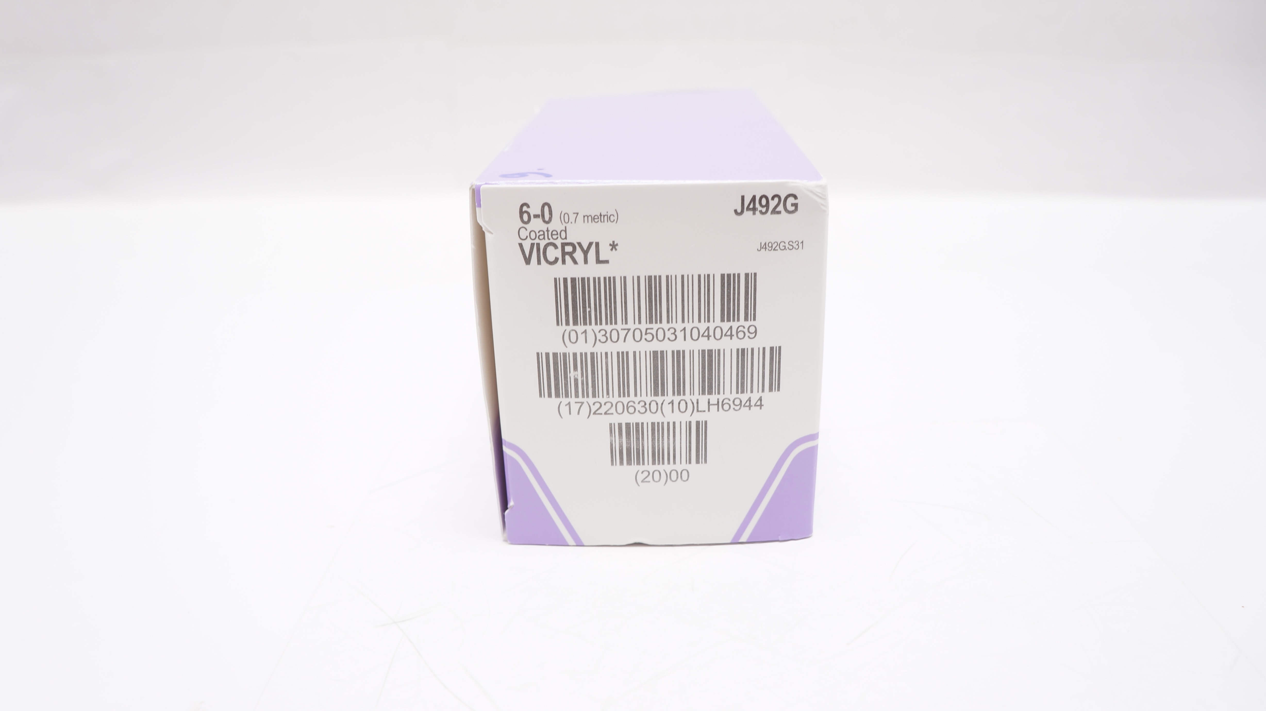 Ethicon J492G 6-0 VICRYL, P-3, 13mm 3/8c Reverse Cutting, 18inch (x) - Box of 9
