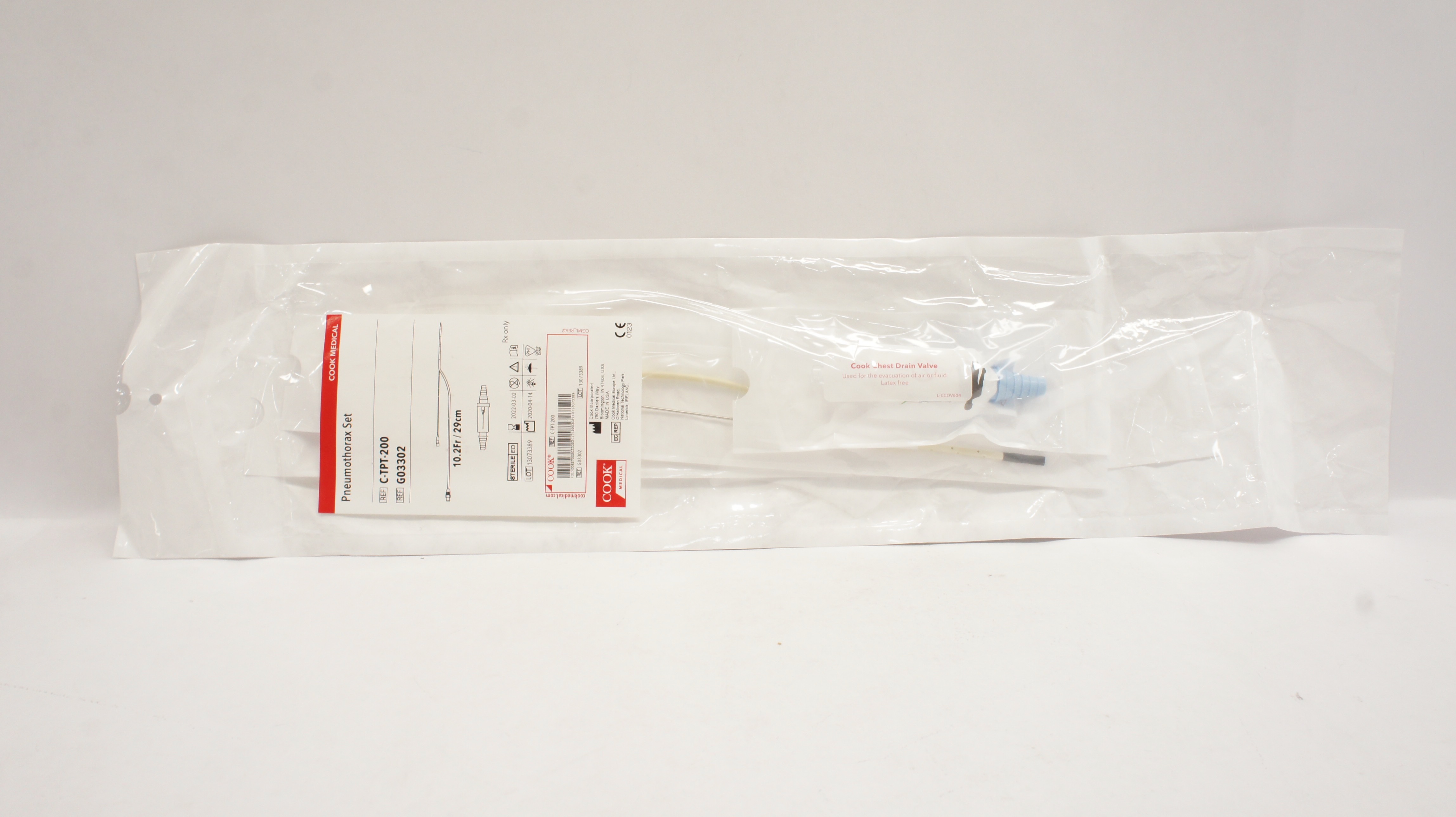 Cook Medical G03302 Pneumothorax Set 10.2Fr x 29cm (x)