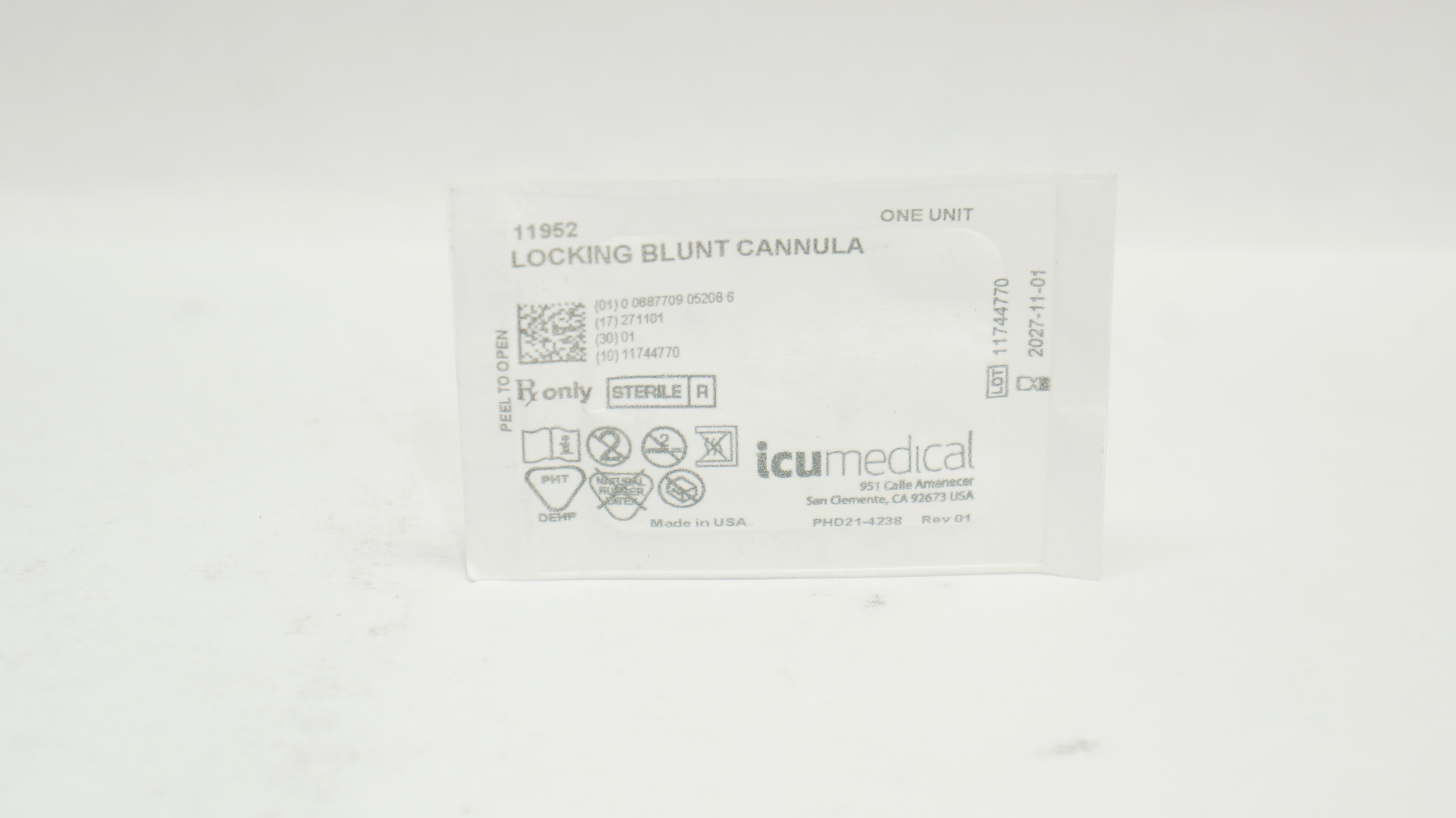 ICU Medical 11952 Locking Blunt Cannula
