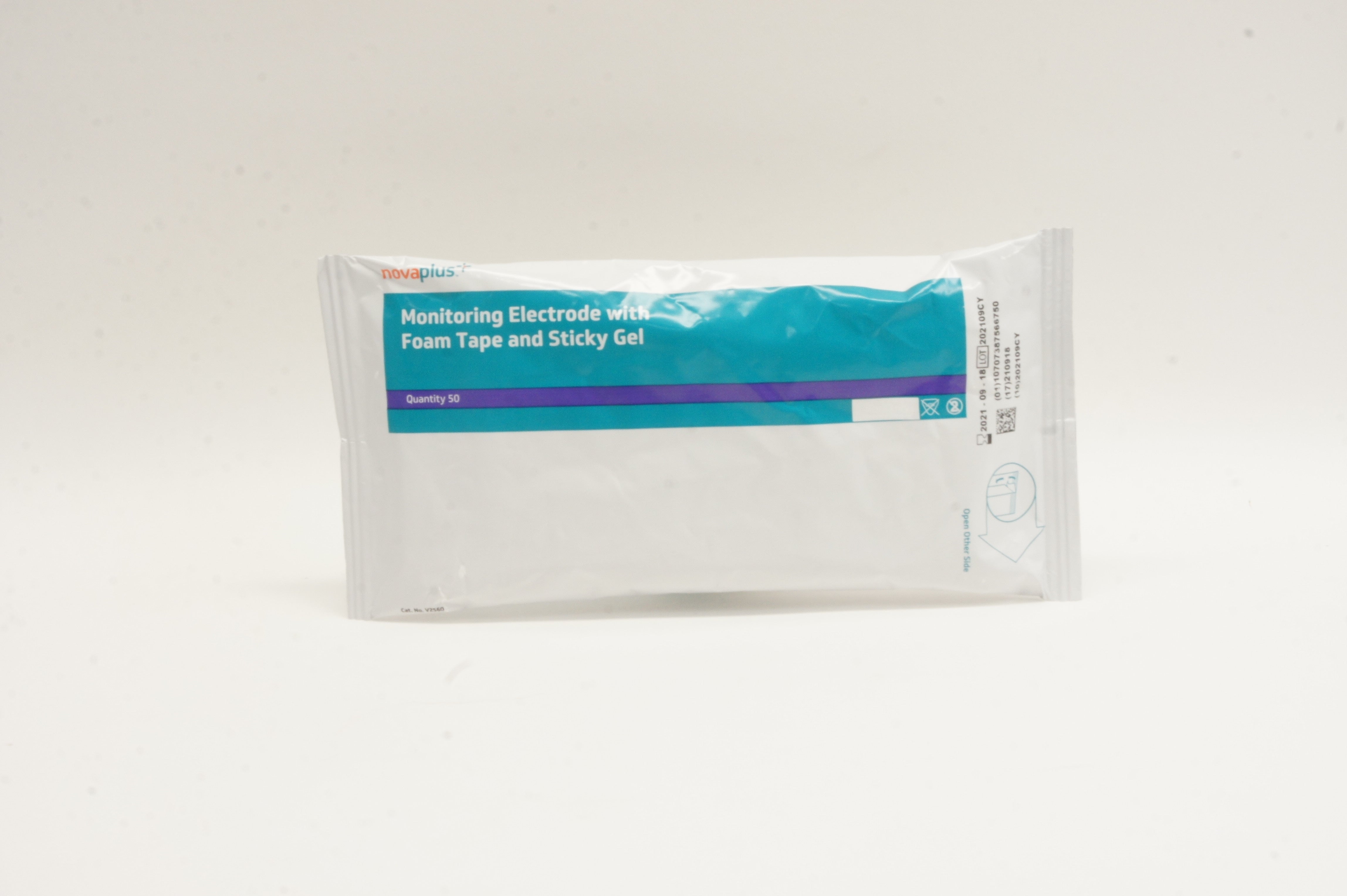 3M V2560 Novaplus Monitoring Electrode w/Foam Tape and Sticky Gel - Pack of 5