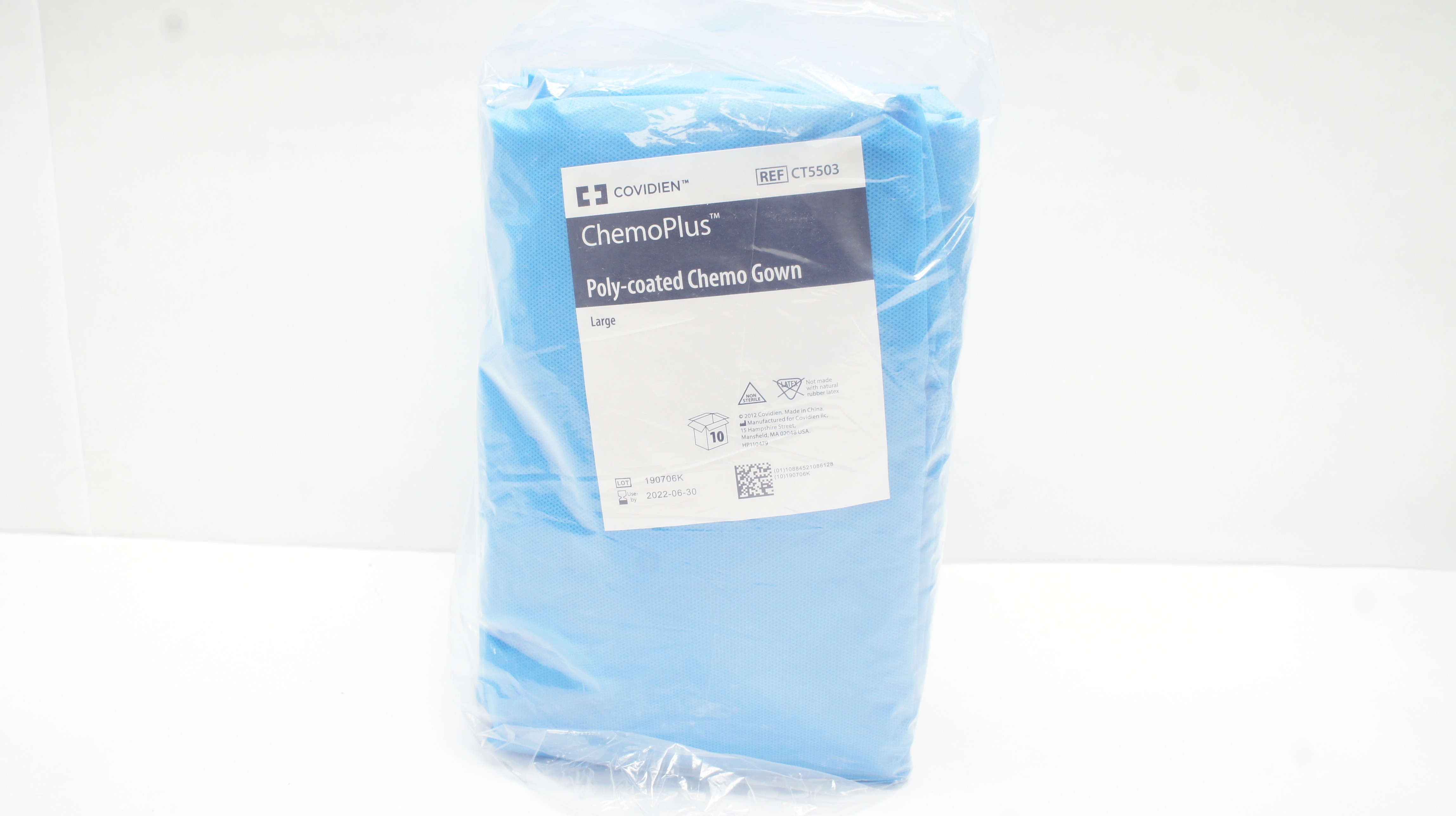 Covidien CT5503 ChemoPlus Poly-coated Chemo Gown - Pack of 10 (x)