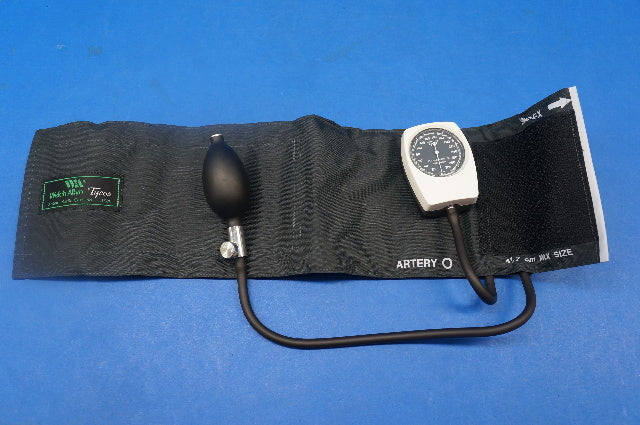 Welch Allyn 9508191080 Tycos Sphygmonanometer Aneroid With Case