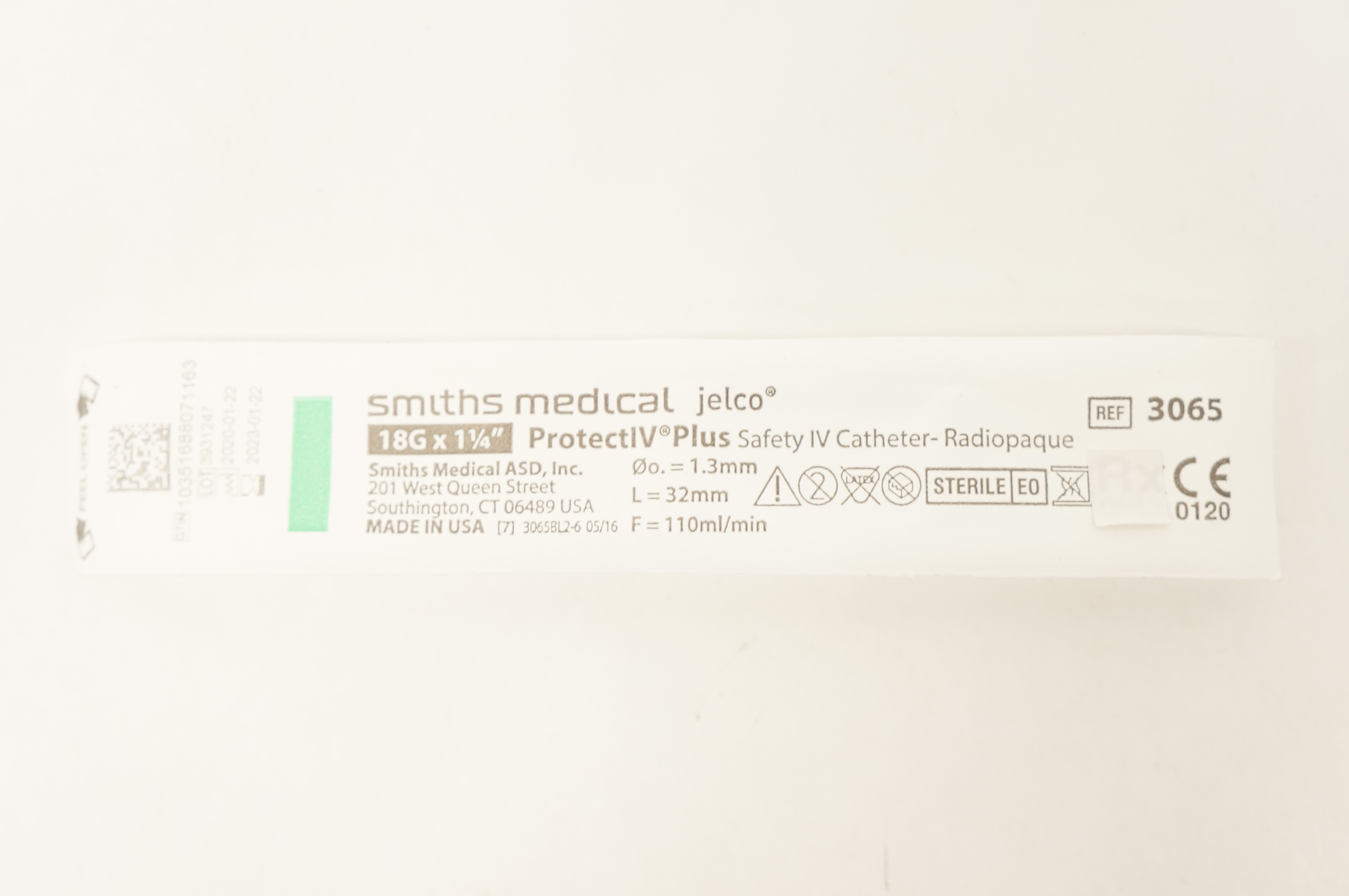 Smiths Medical 3065 ProtectIV Plus Safety IV Cath. 18G x 1-1/4inch