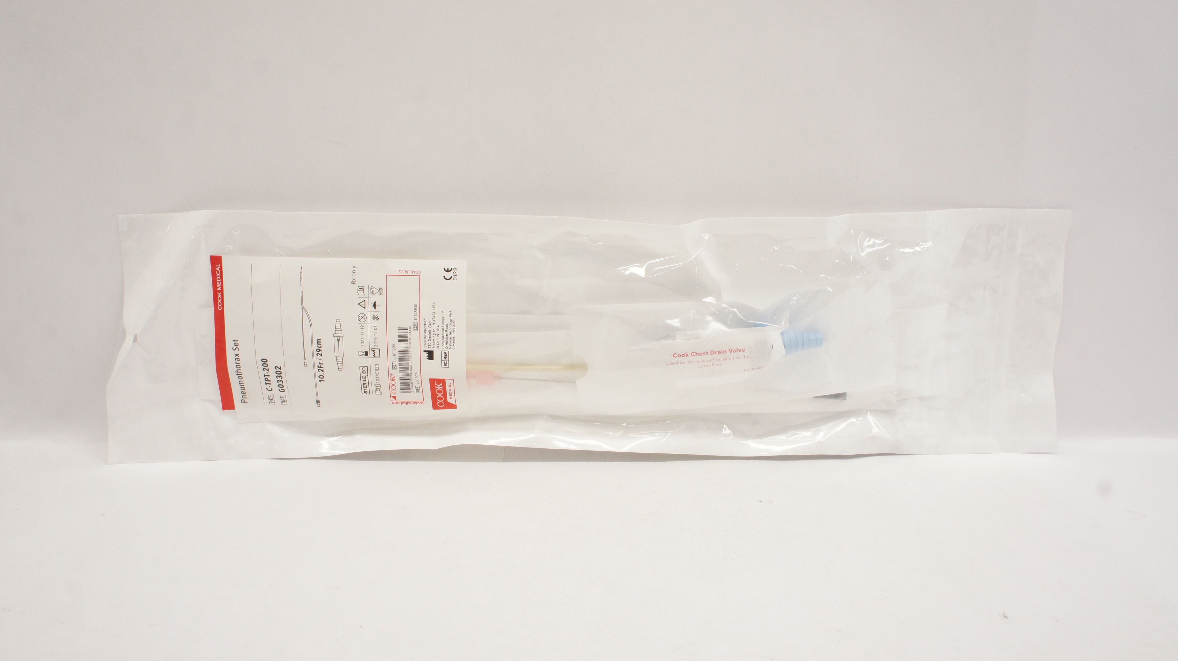 Cook Medical G03302 Pneumothorax Set 10.2Fr x 29cm (x)