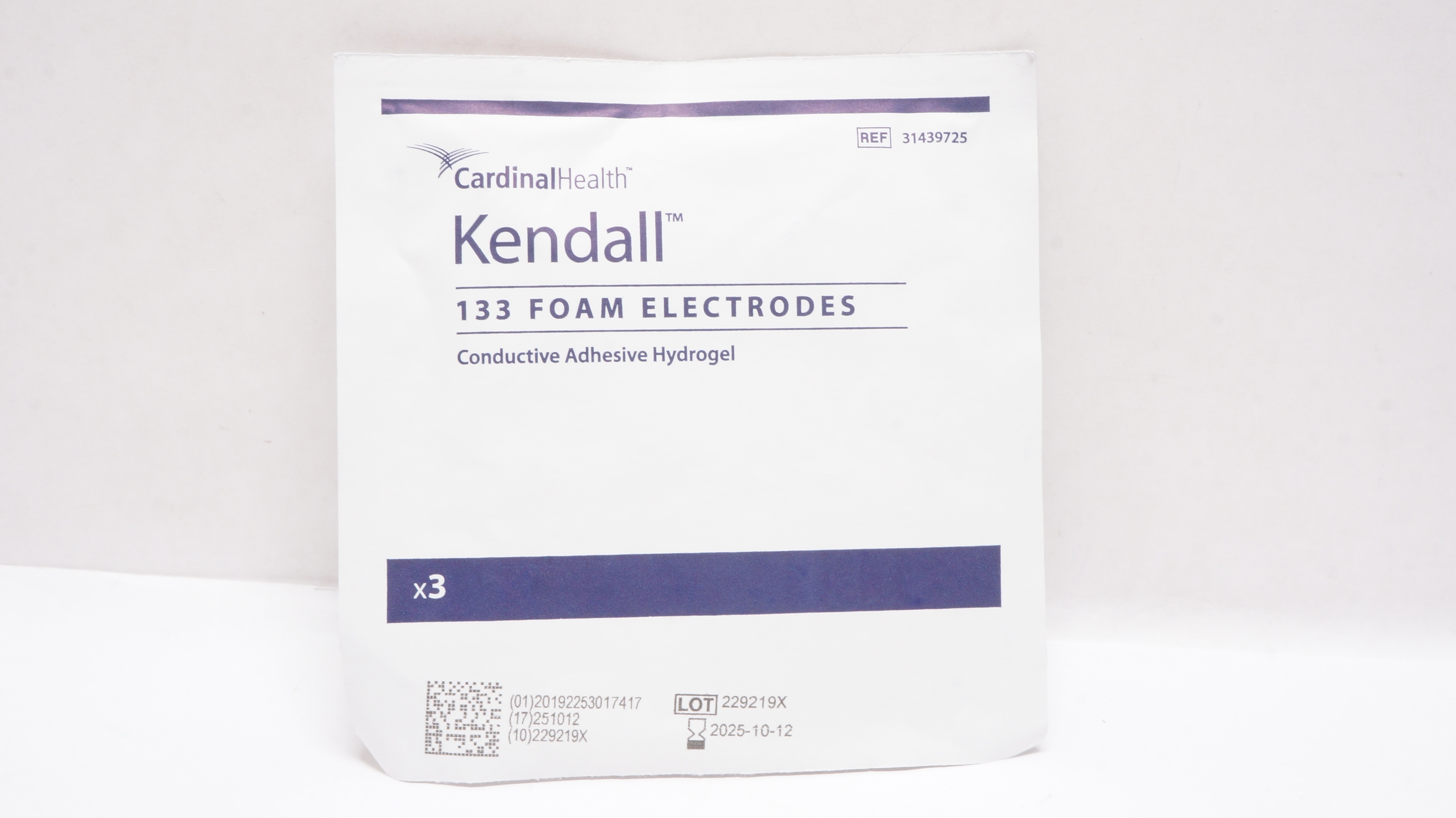 Cardinal Health 31439725 Kendall 133 Foam Electrodes - Pack of 3