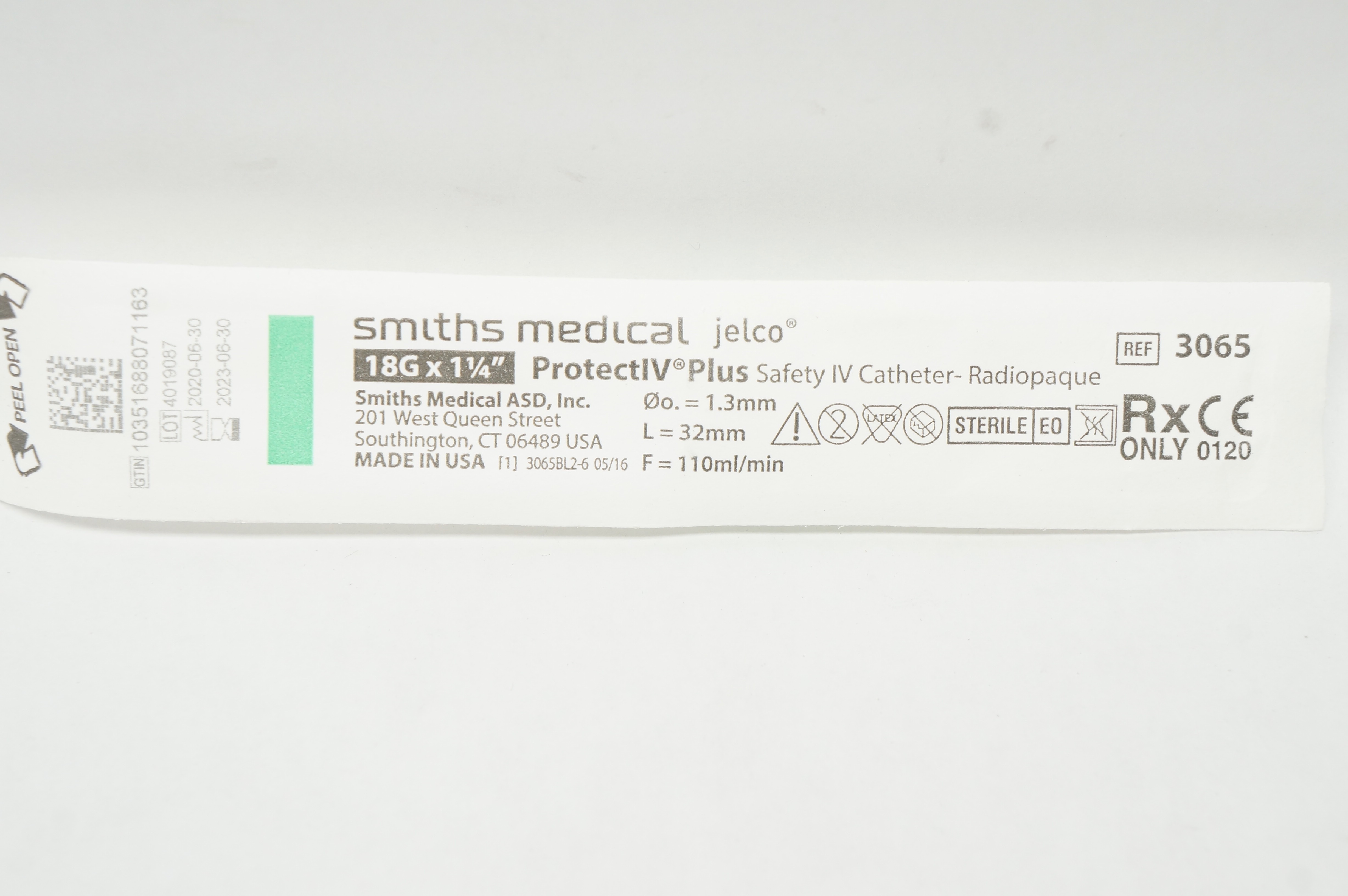 Smiths Medical 3065 ProtectIV Plus Safety IV Cath. 18G x 1-1/4inch