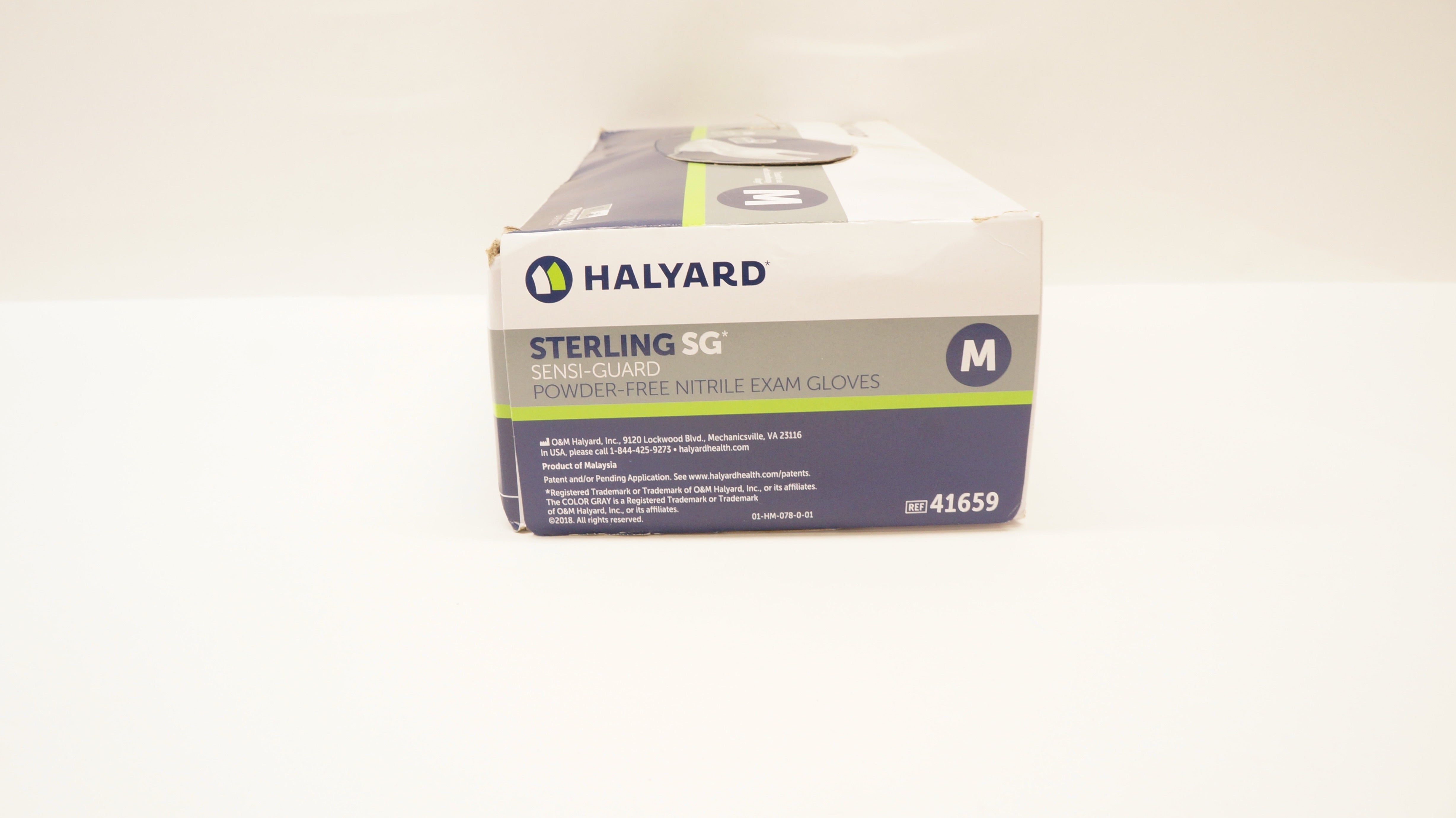 Halyard 41659 Sterling Sensi-Guard Nitrile Exam Gloves, M - Box of 250