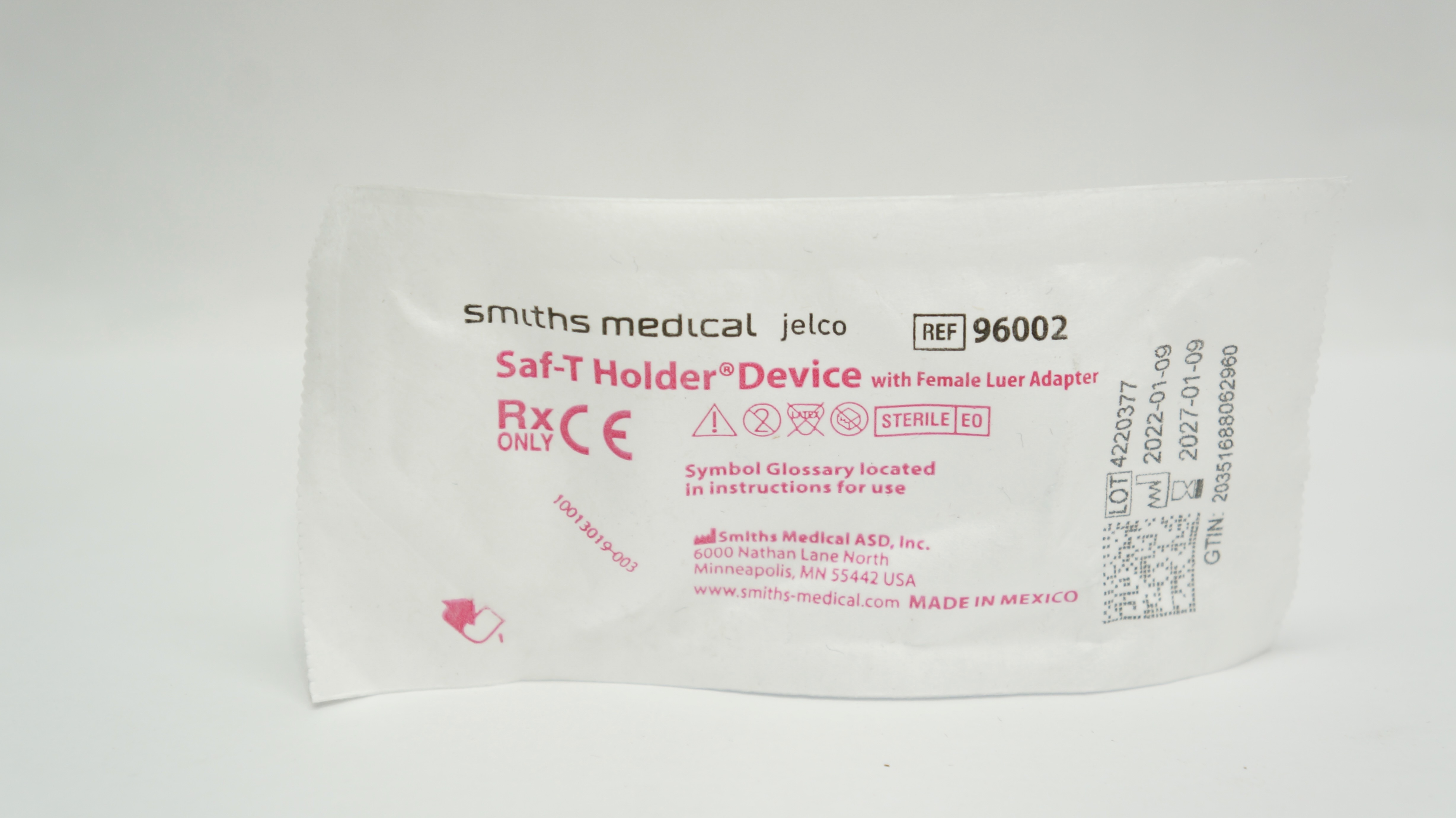 Smiths Medical 96002 Saf-T Holder Device with Female Luer Adapter