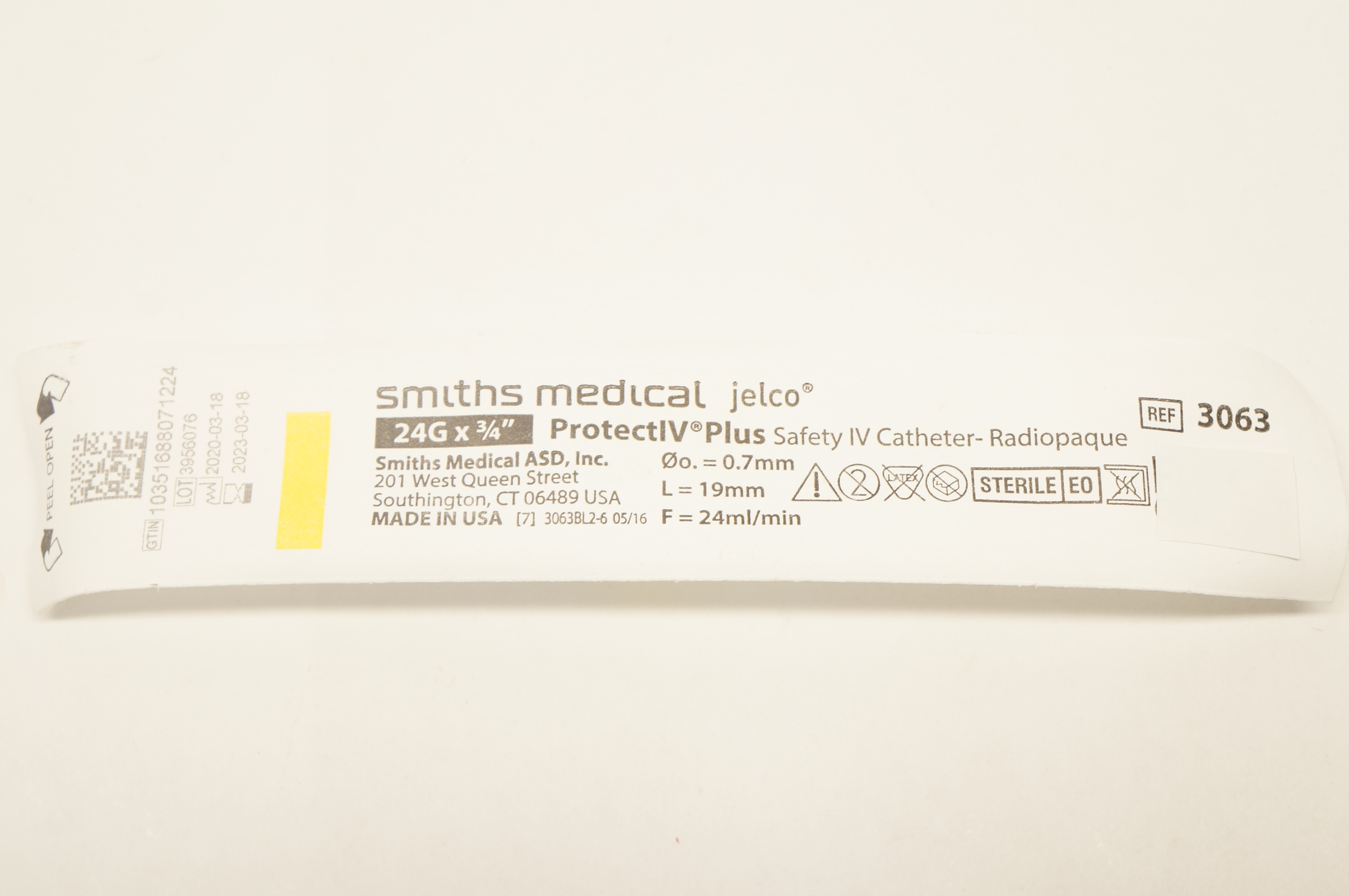 Smiths Medical 3063 Protect IV Plus Safety Cath. 24G x 3/4inch