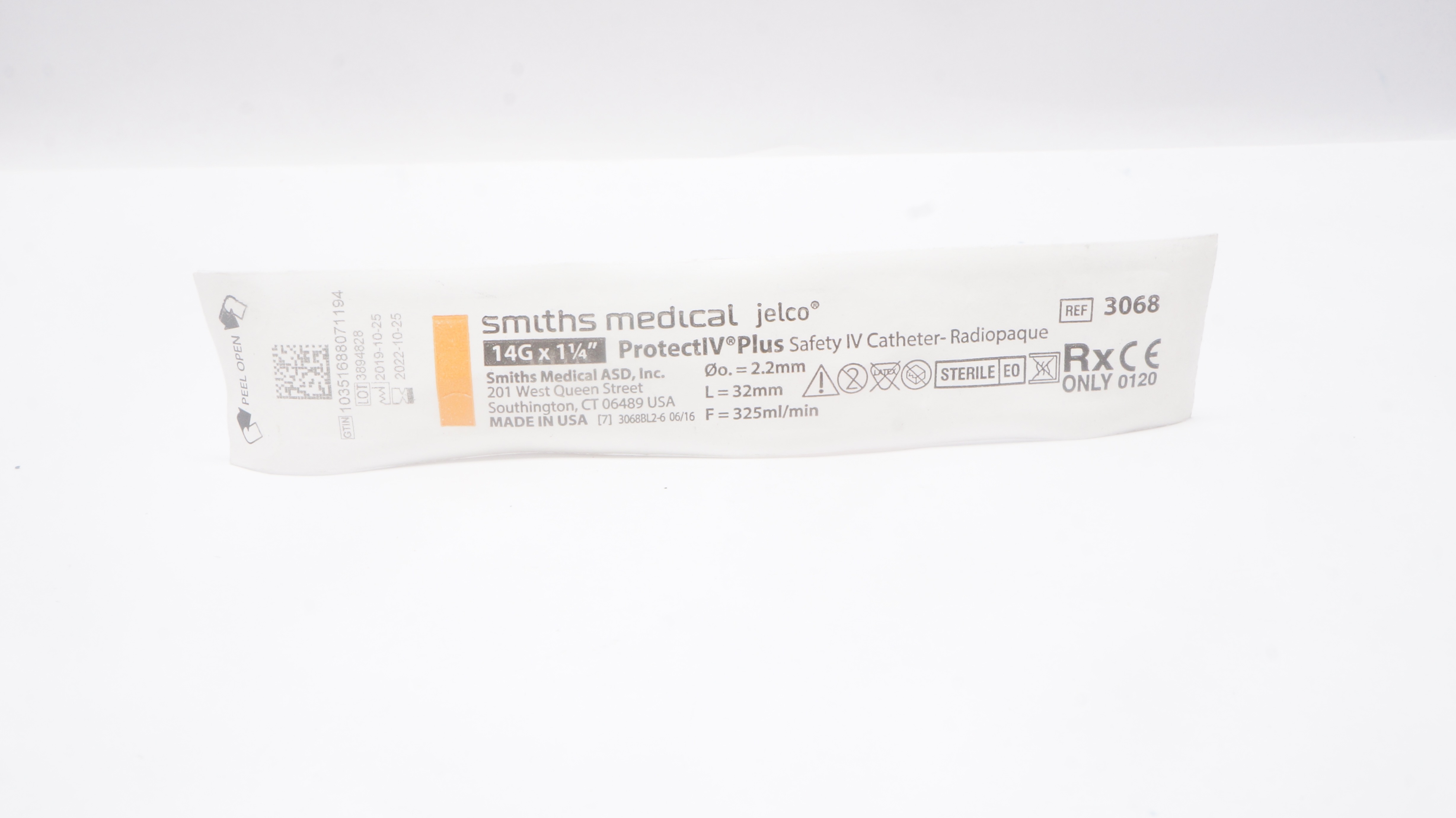 Smiths Medical 3068 ProtectIV Plus Safety Caths. 14G x 1-1/4inch (x)