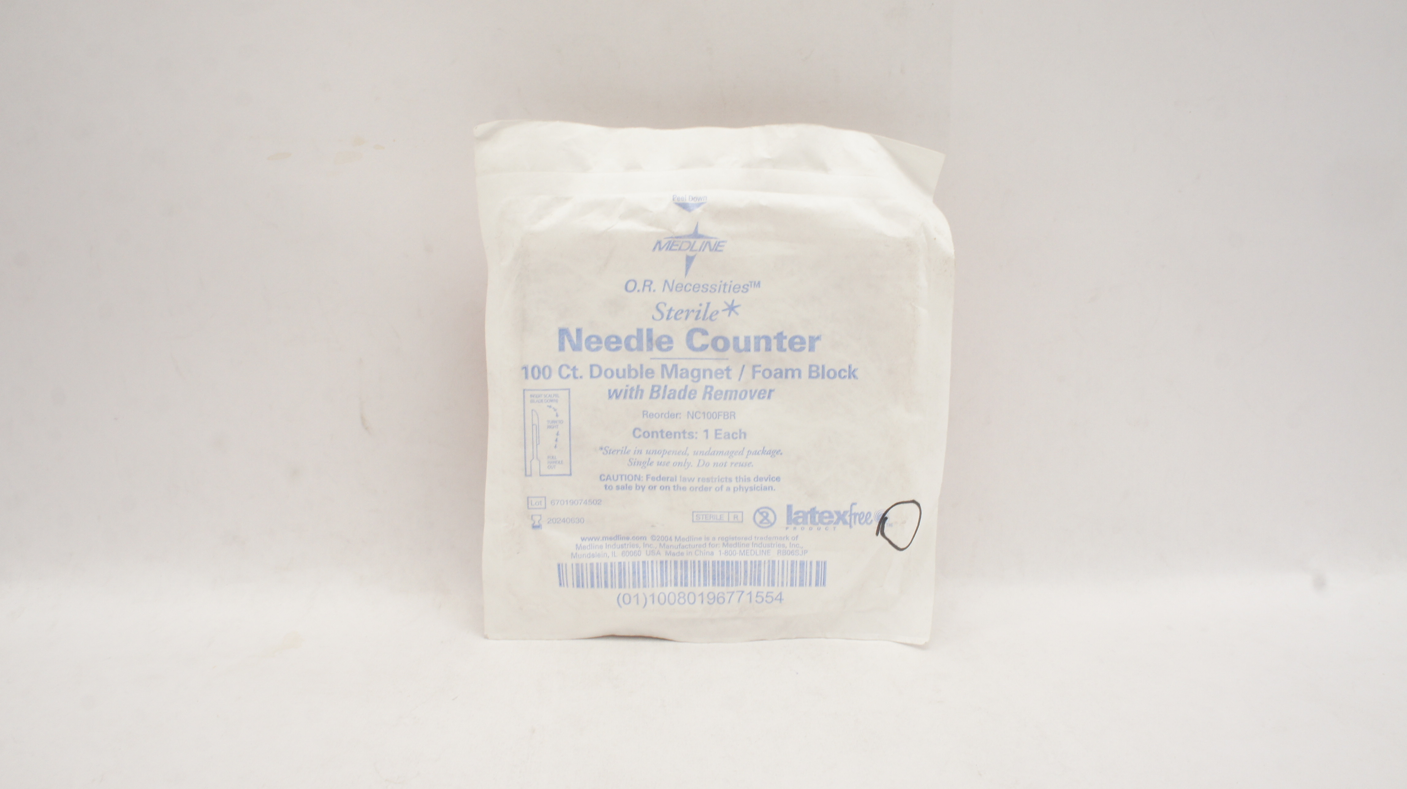 Medline NC100FBR O.R. Necessities Ndle Counter 100 Ct. Double Magnet/Foam Block