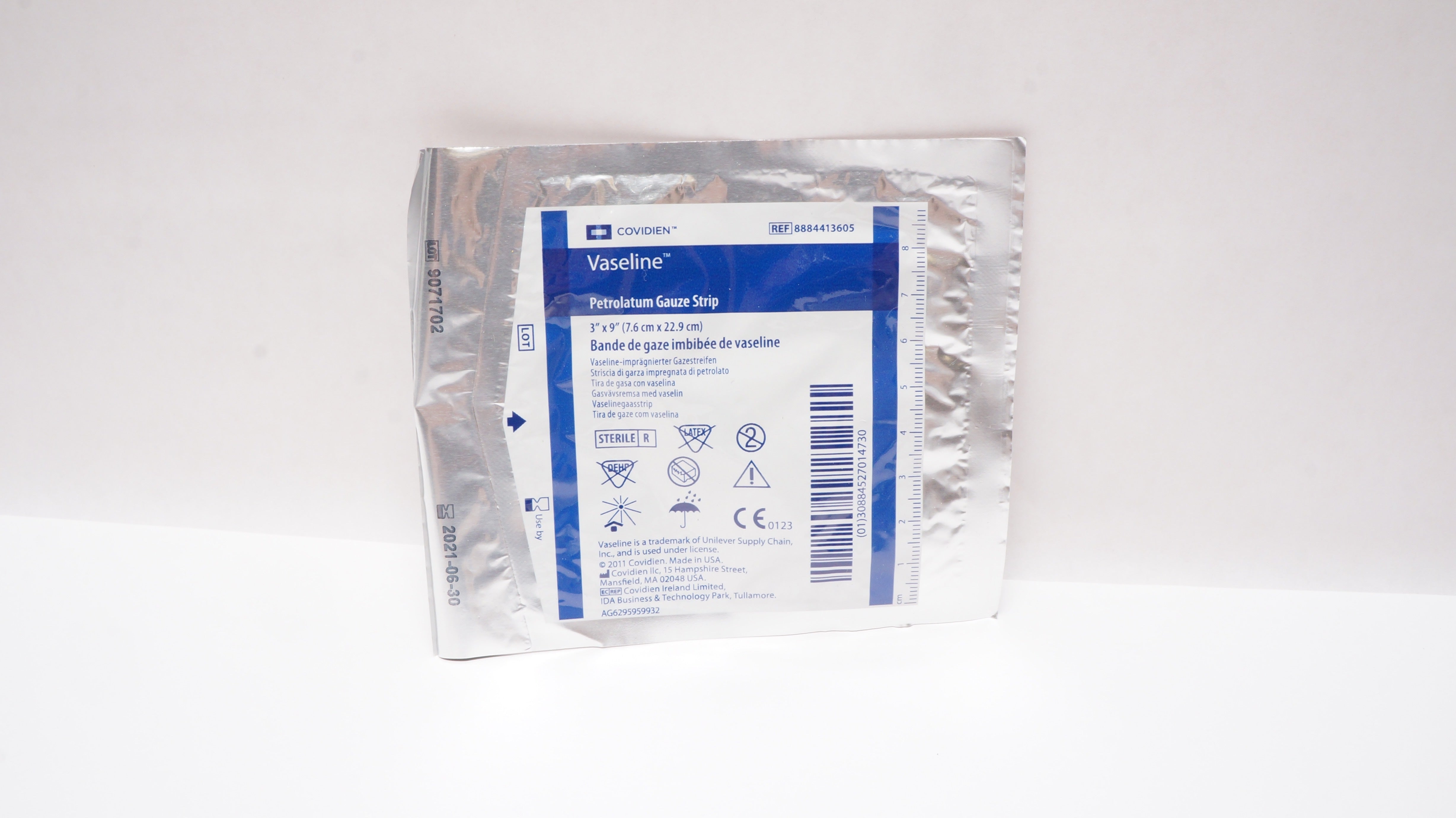 Covidien 8884413605 Vaseline Petrolatum Gauze Strip 3inch x 9inch (x)