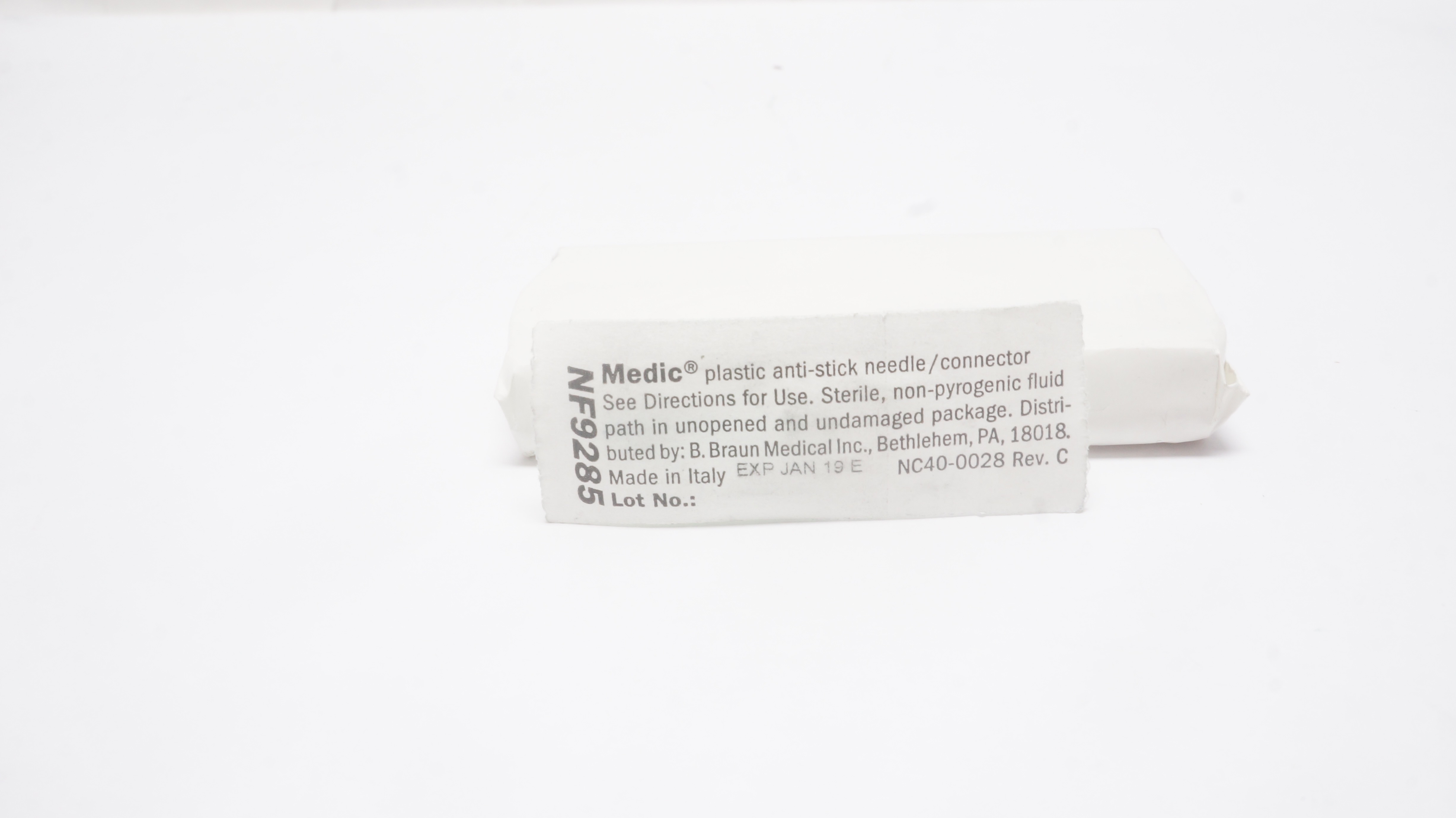 B. Braun NF9285 Medic Plastic Anti-Stick Ndle/Connector (x)