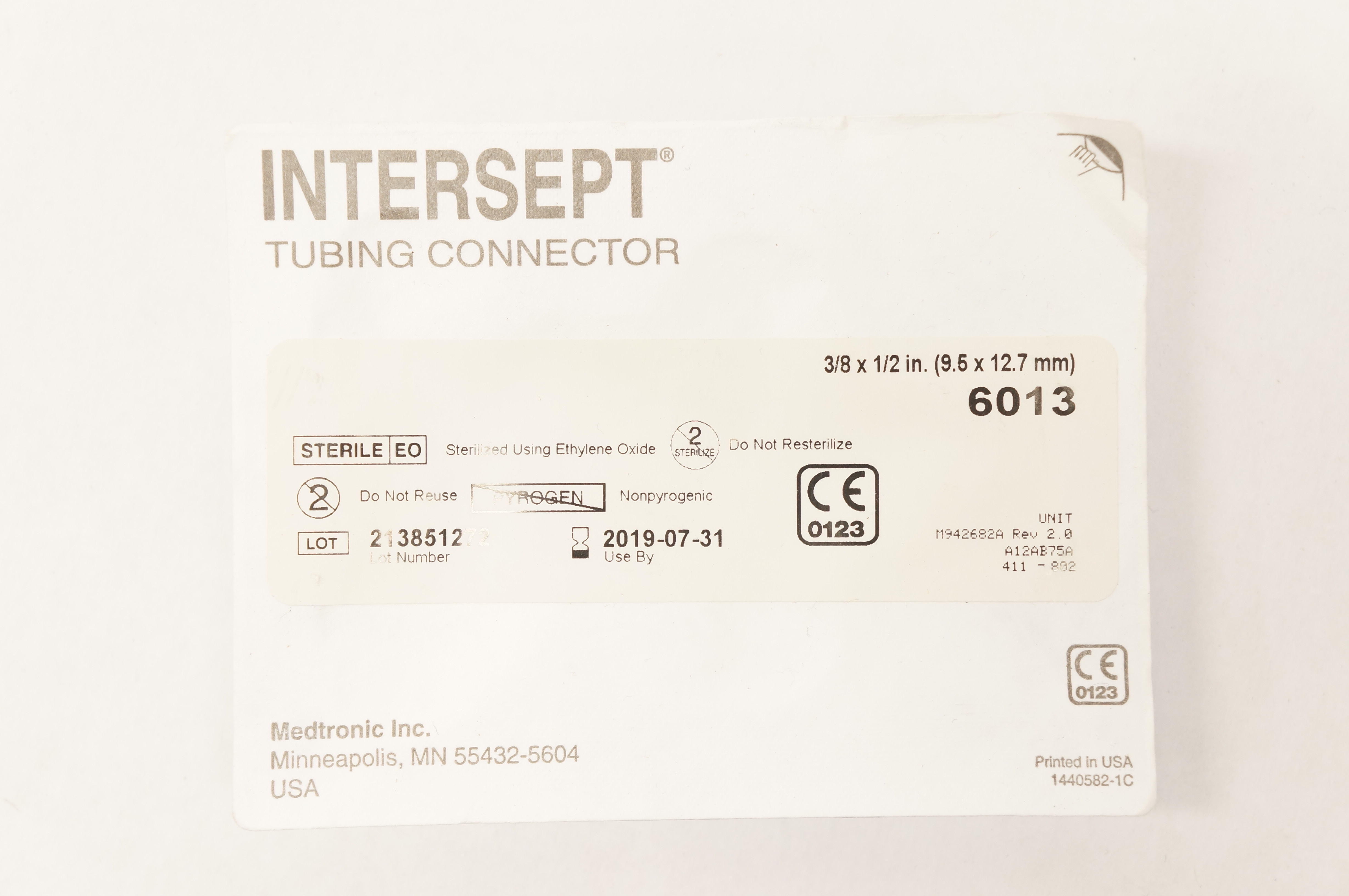 Medtronic 6013 Intersept Tubing Connector 3/8x1/2inch (x)