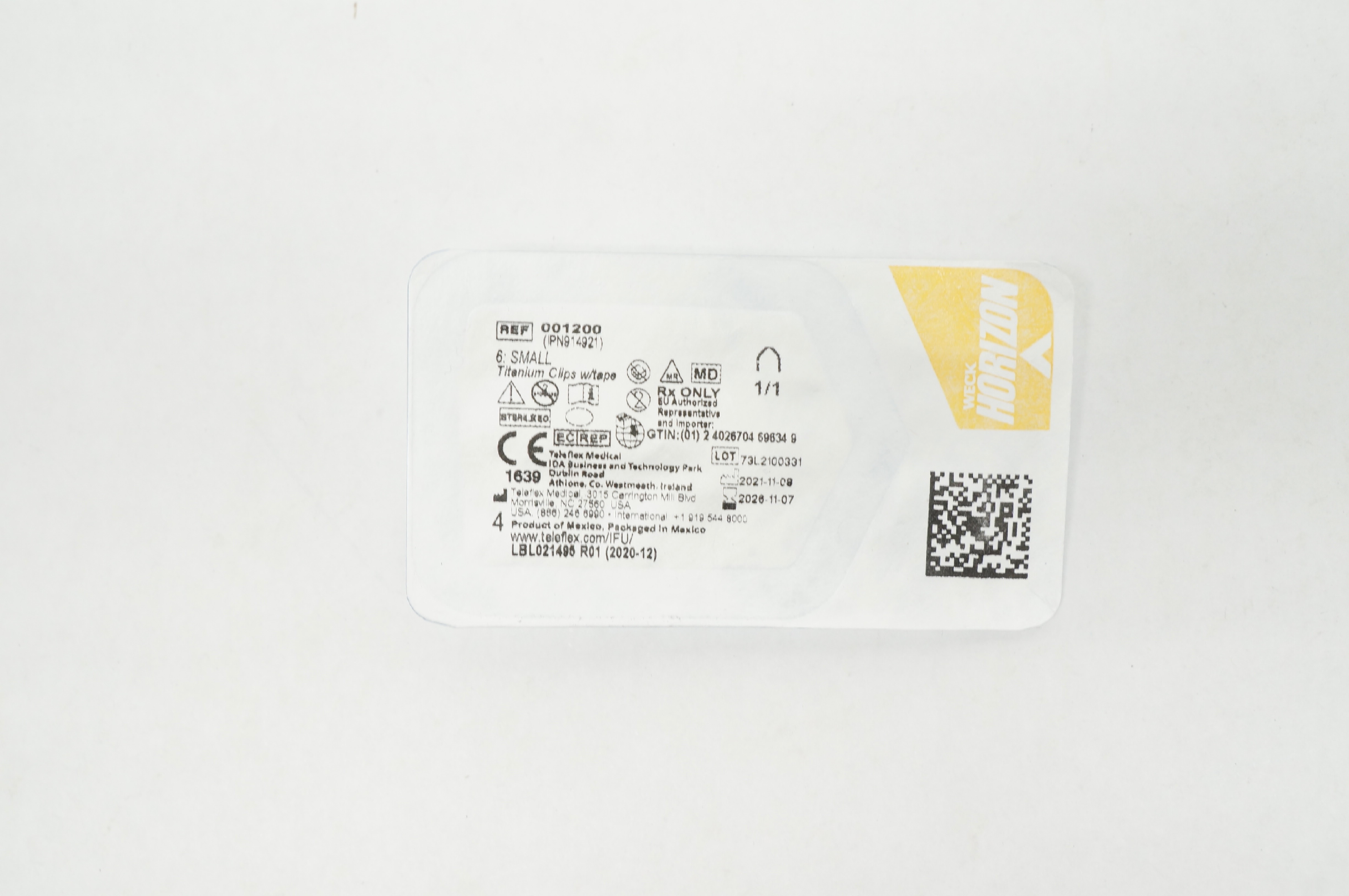 Teleflex 001200 Weck Horizon 6 Small Titanium Clips with Adhesive Backing