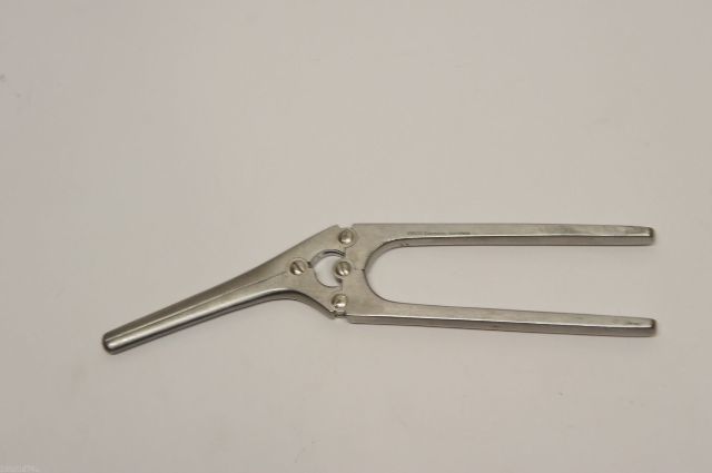 Orox Clamp Pylorus Payr Design 8inch o/a Lg 2 Jaw Straight Serrated 