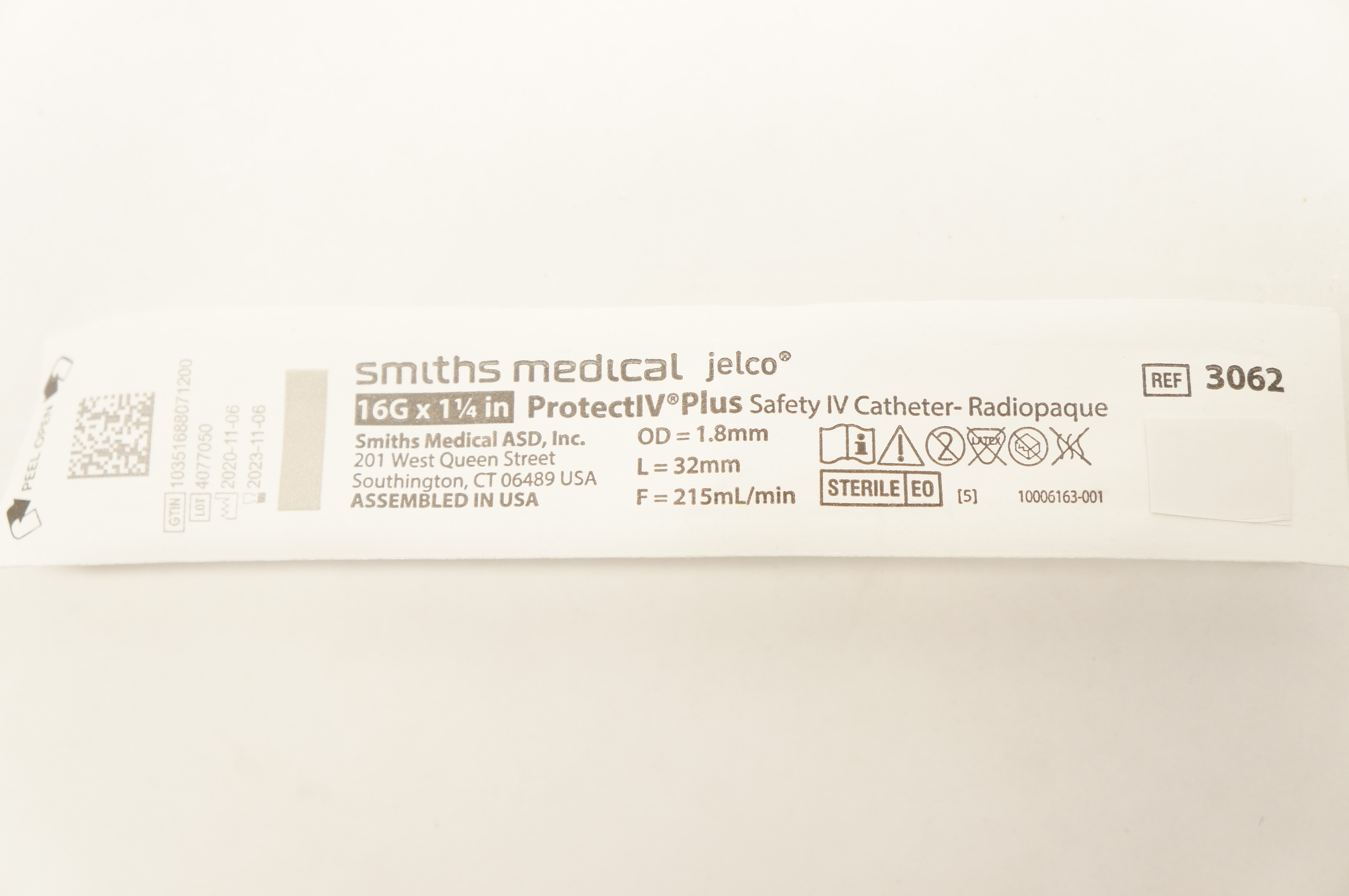 Smiths Medical 3062 ProtectIV Plus 16G x 1-1/4inch