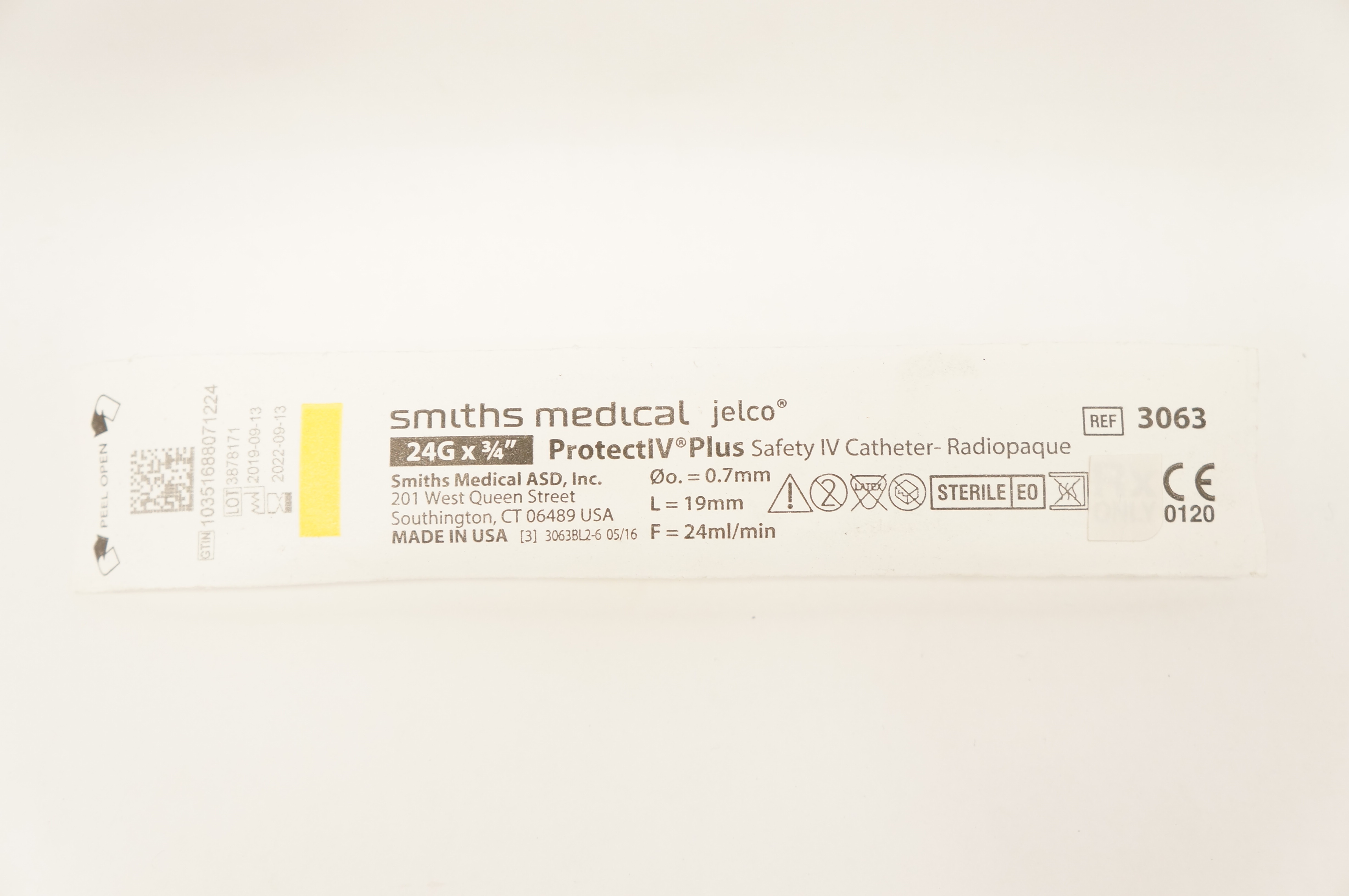 Smiths Medical 3063 Protect IV Plus Safety Cath. 24G x 3/4inch