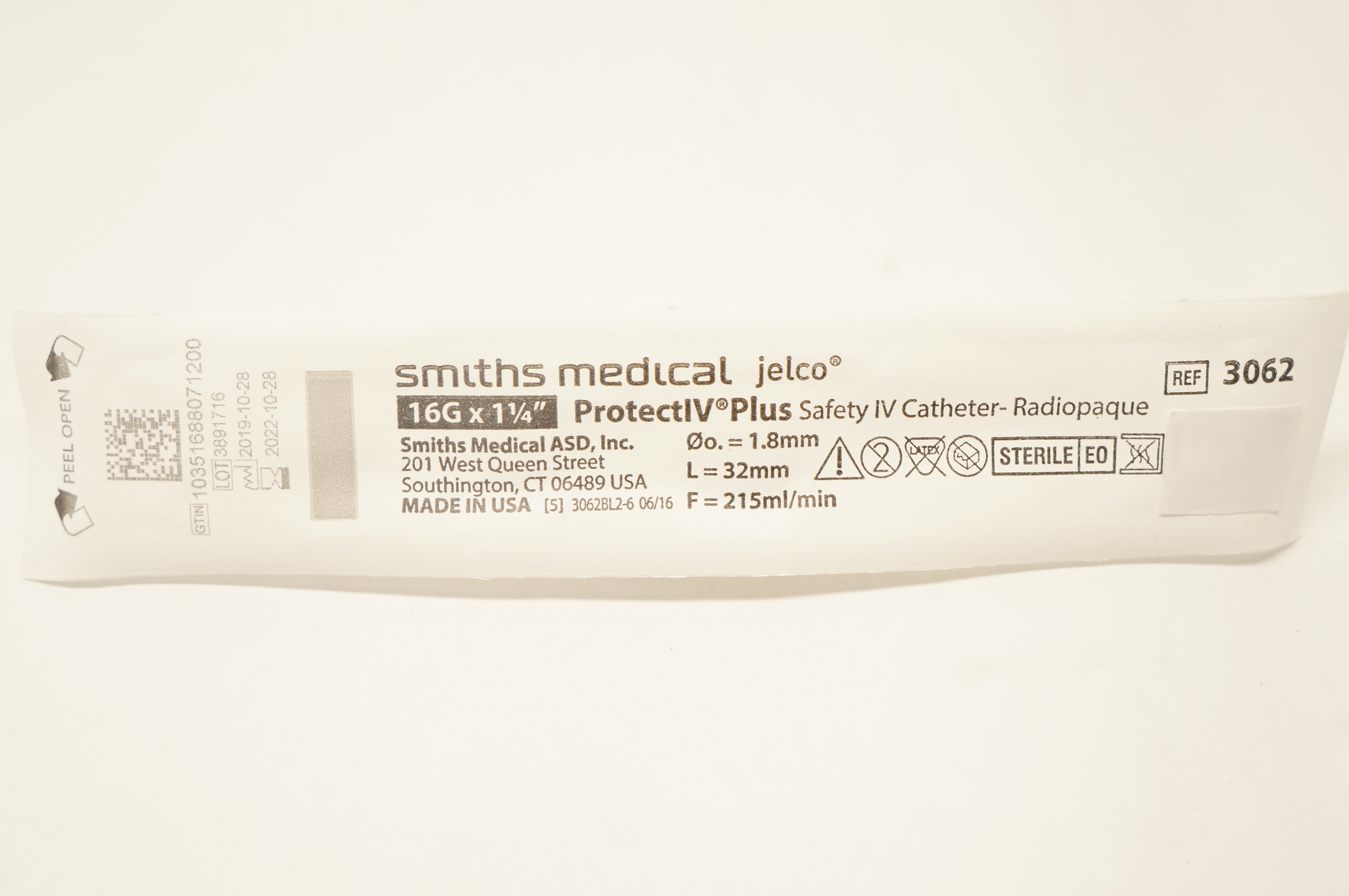 Smiths Medical 3062 ProtectIV Plus 16G x 1-1/4inch