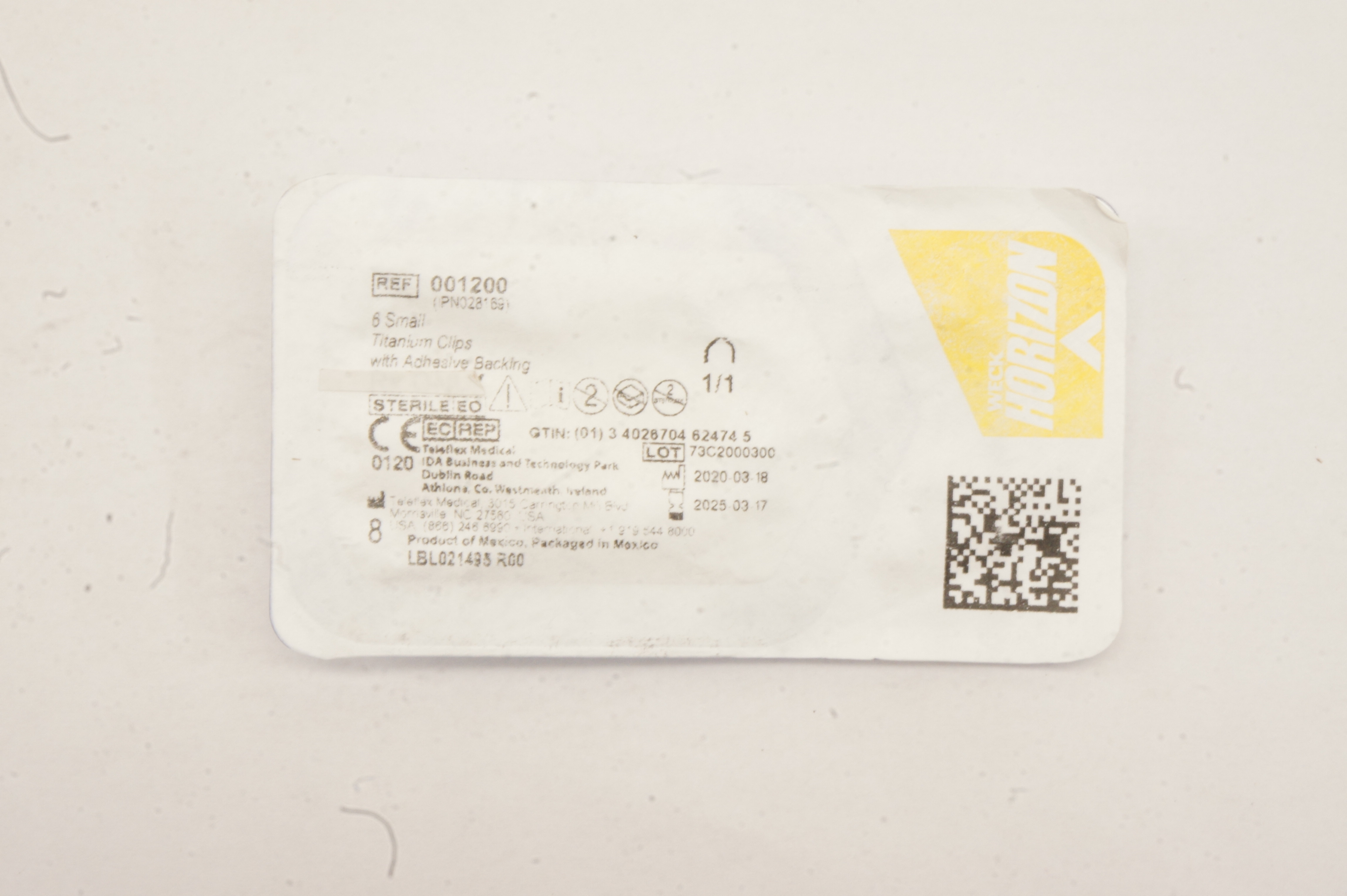 Teleflex 001200 Weck Horizon 6 Small Titanium Clips with Adhesive Backing