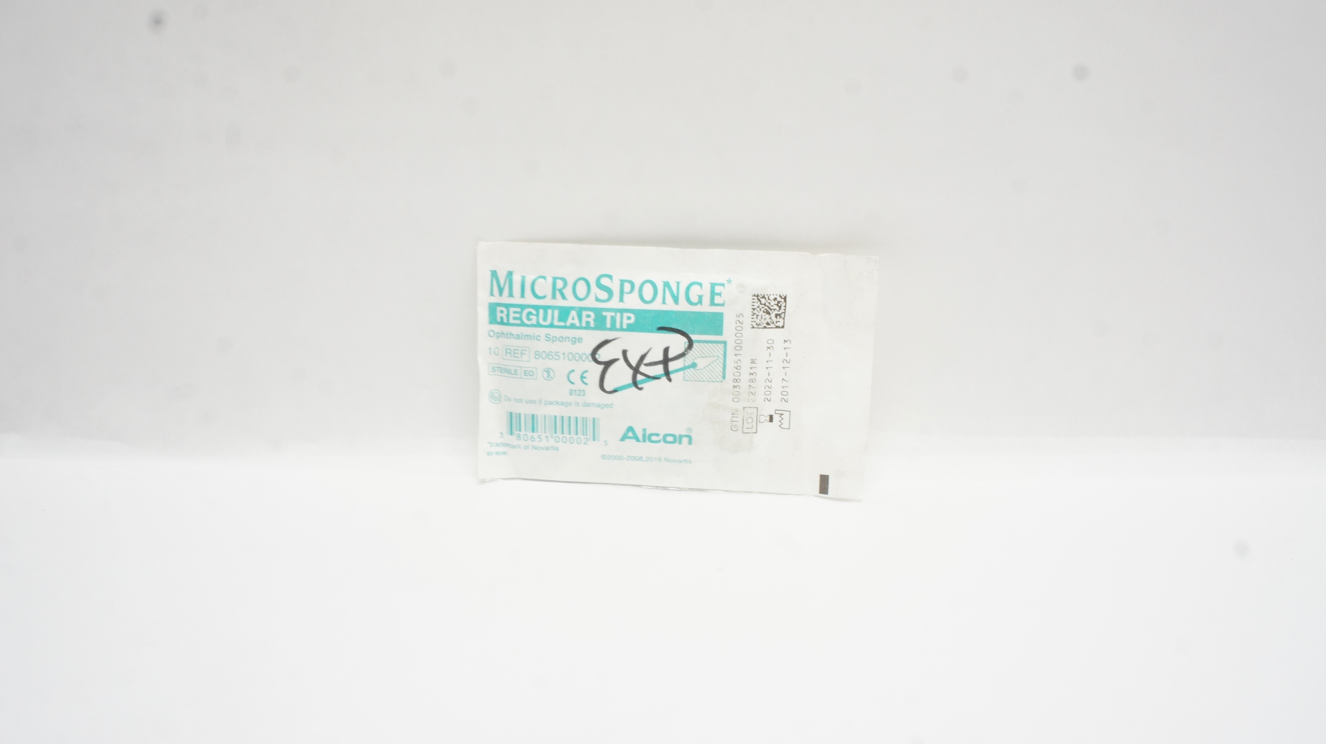 Alcon 8065100002 MicroSponge Regular Tip Ophthalmic Sponge (x) - Pack of 10