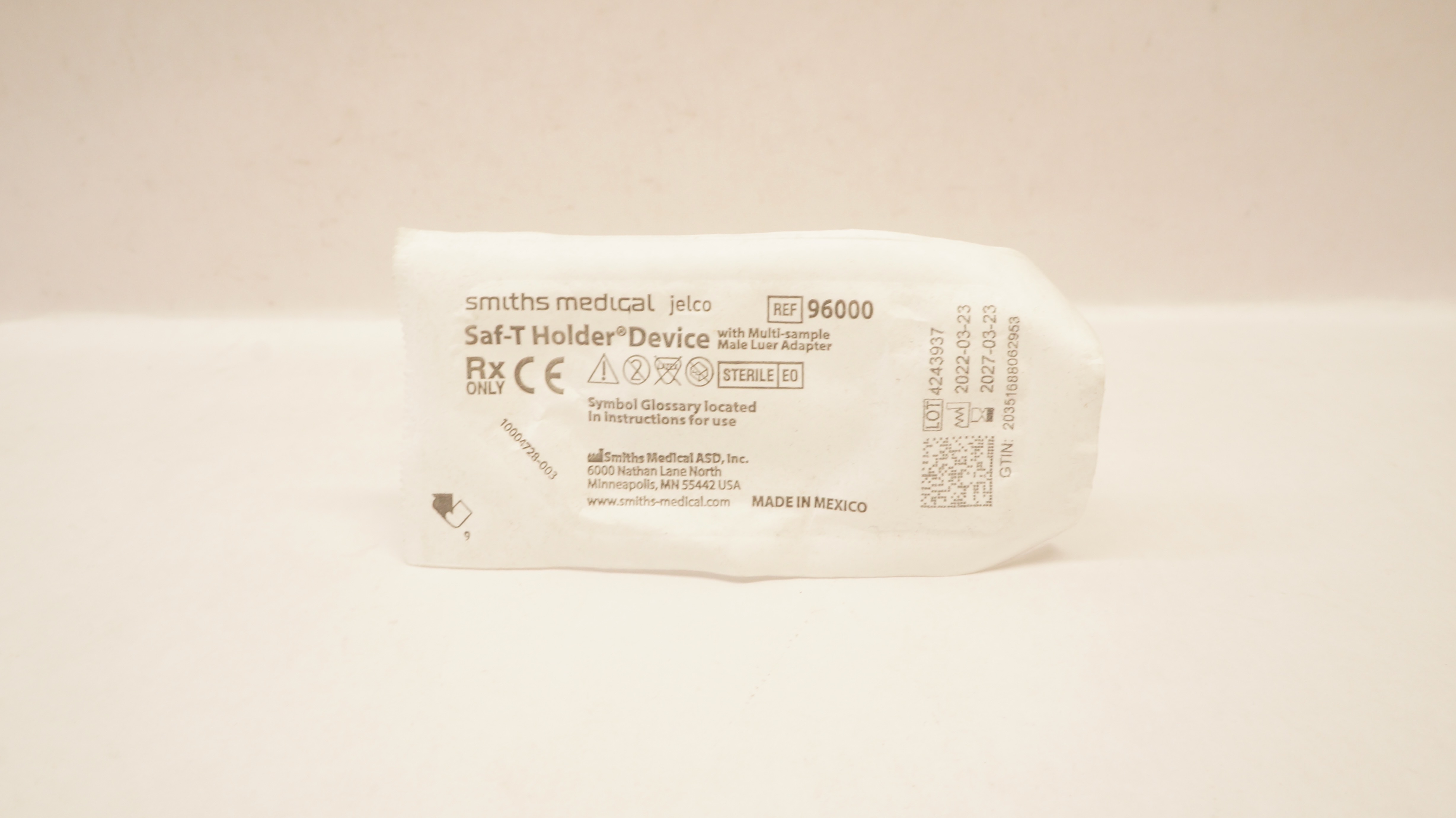 Smiths Medical 96000 Jelco Saf-T Holder Device w/Multi-Sample Male Luer Adapter