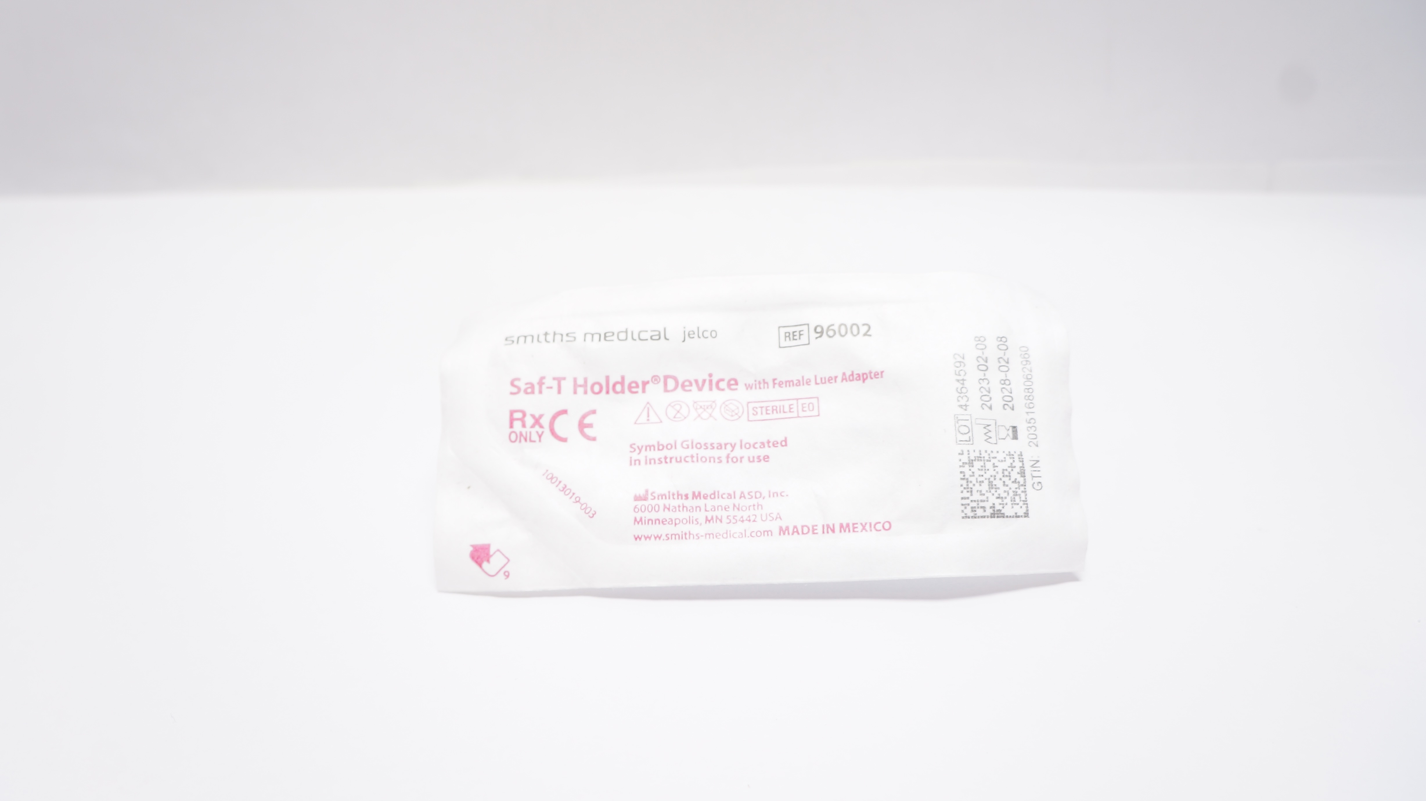 Smiths Medical 96002 Saf-T Holder with Female Luer Adapter