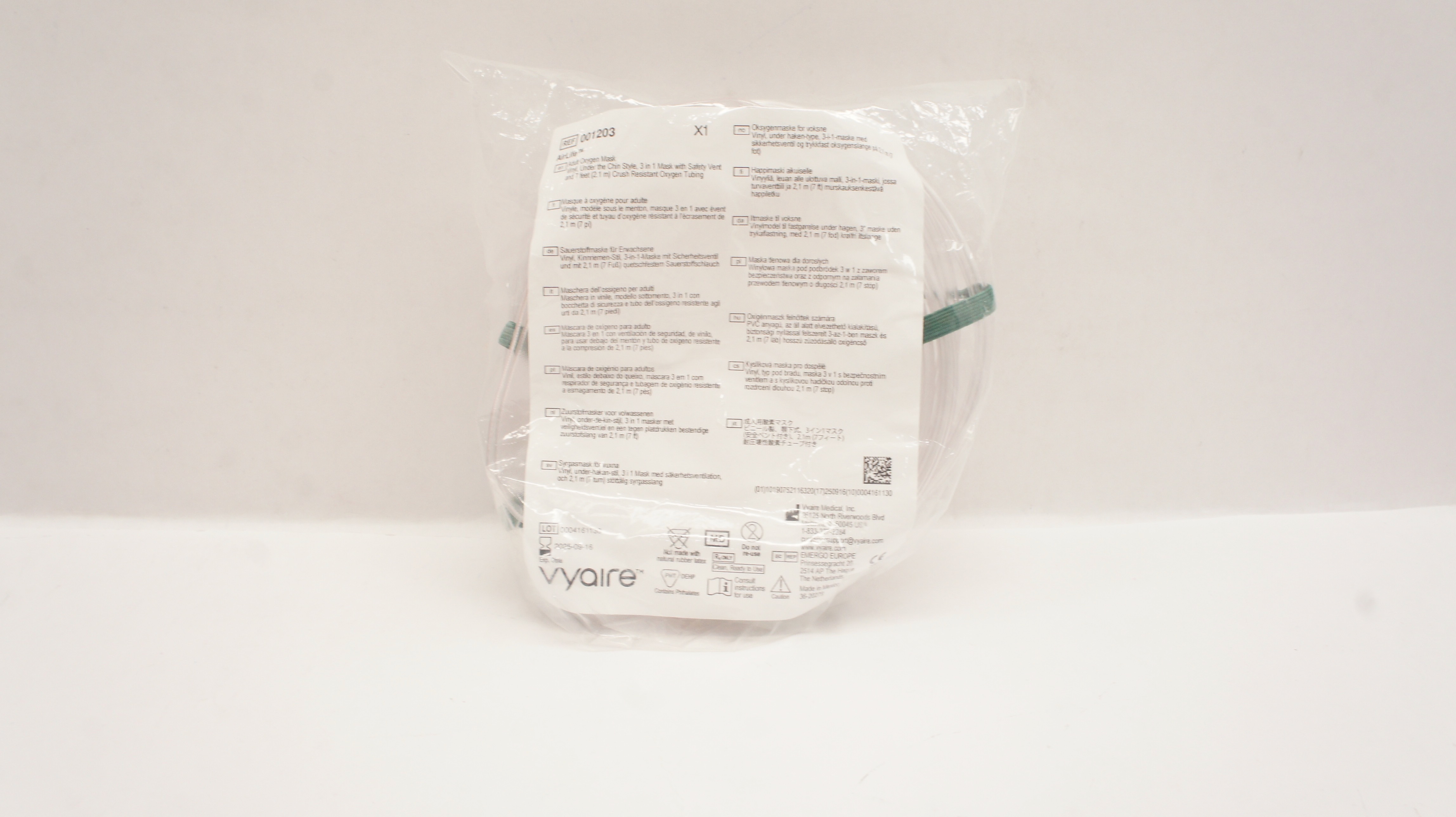 Vyaire 001203 AirLife Adult Oxygen Mask Vinyl w/Resistant Oxygen Tubing 7ft.