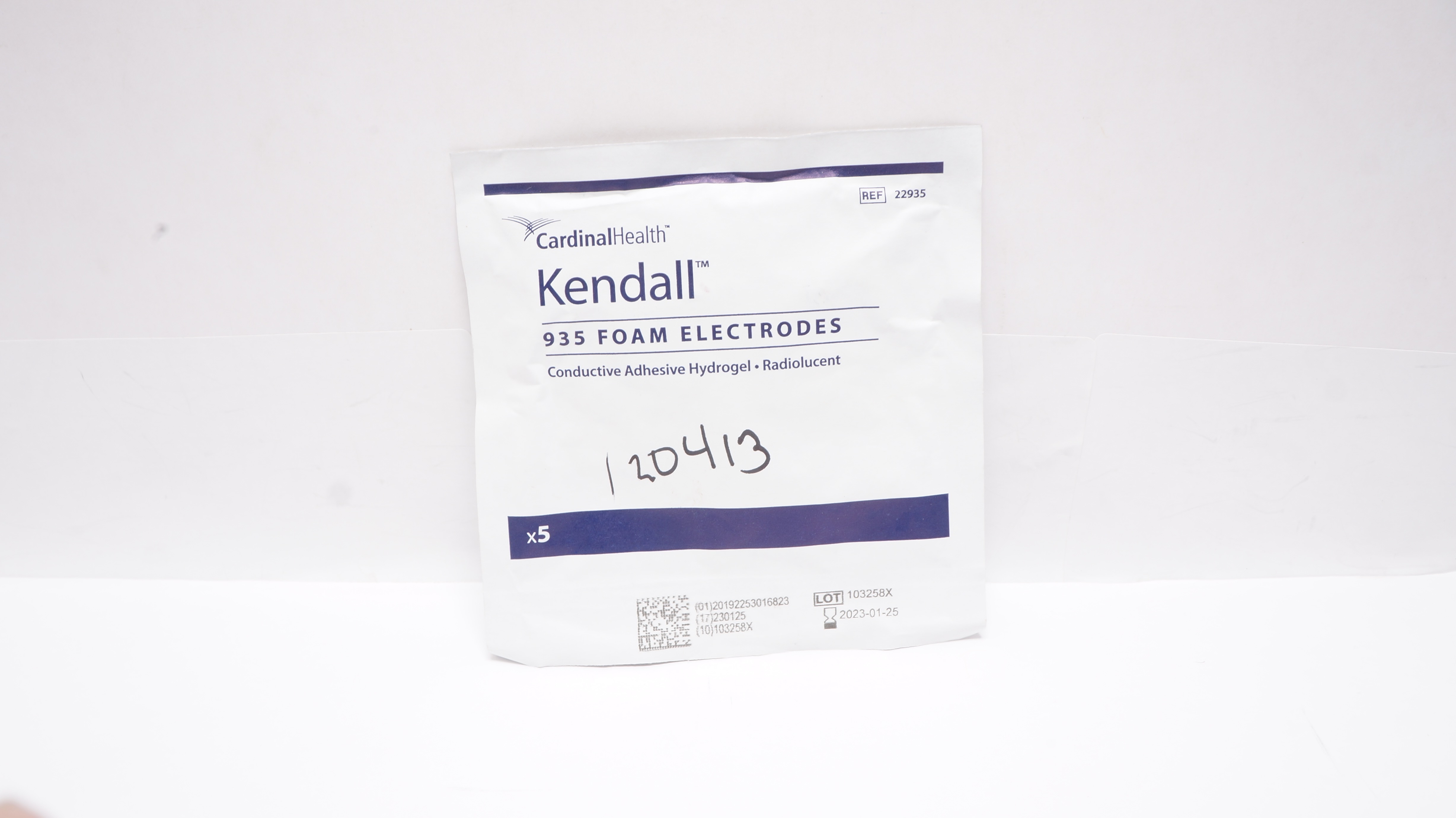 Cardinal Health 22935 Kendall 935 Foam Electrodes, Radiolucent (x) - Pack of 5