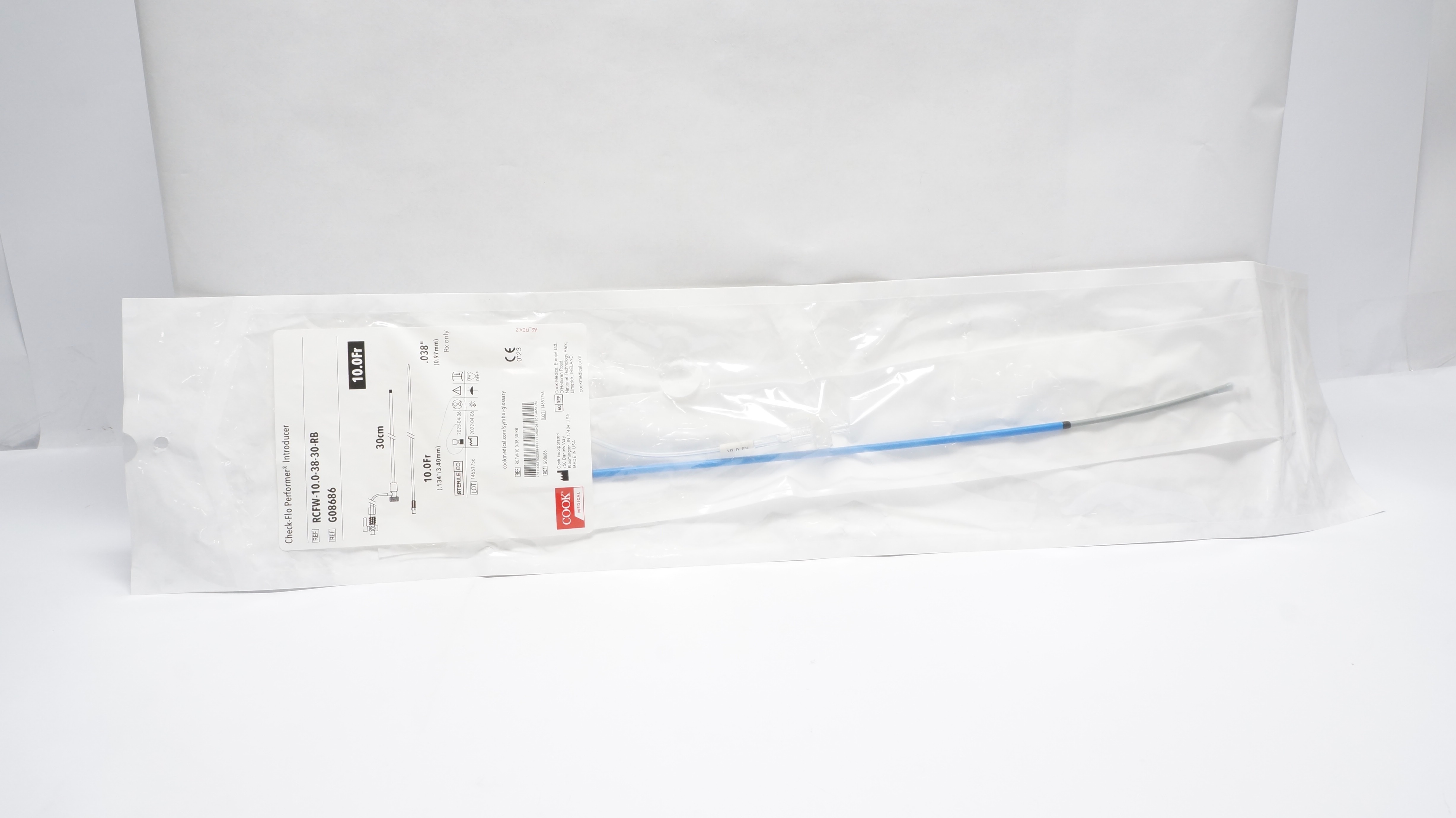 Cook Medical G08686 Check-Flo Performer Introducer 10Fr x .038In (x)