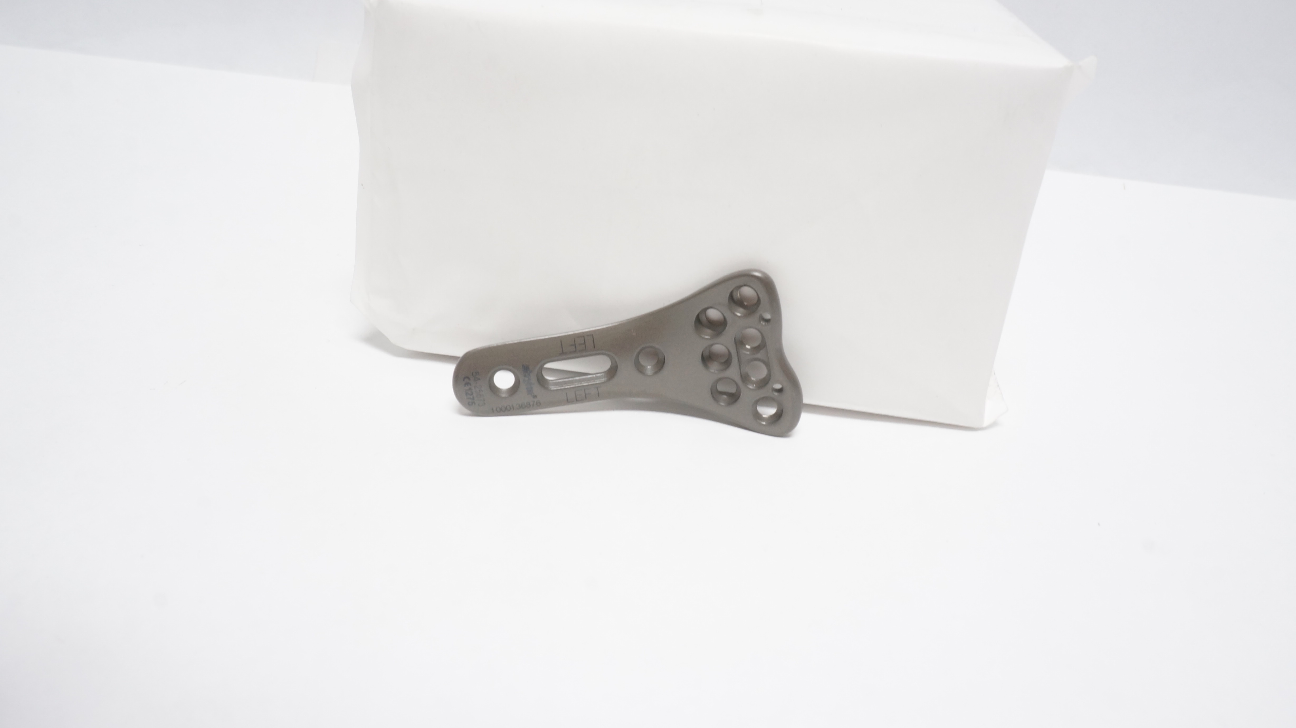 Stryker 54-25673 Anatomical Volar Plate Intermediate, Left Extra-Short