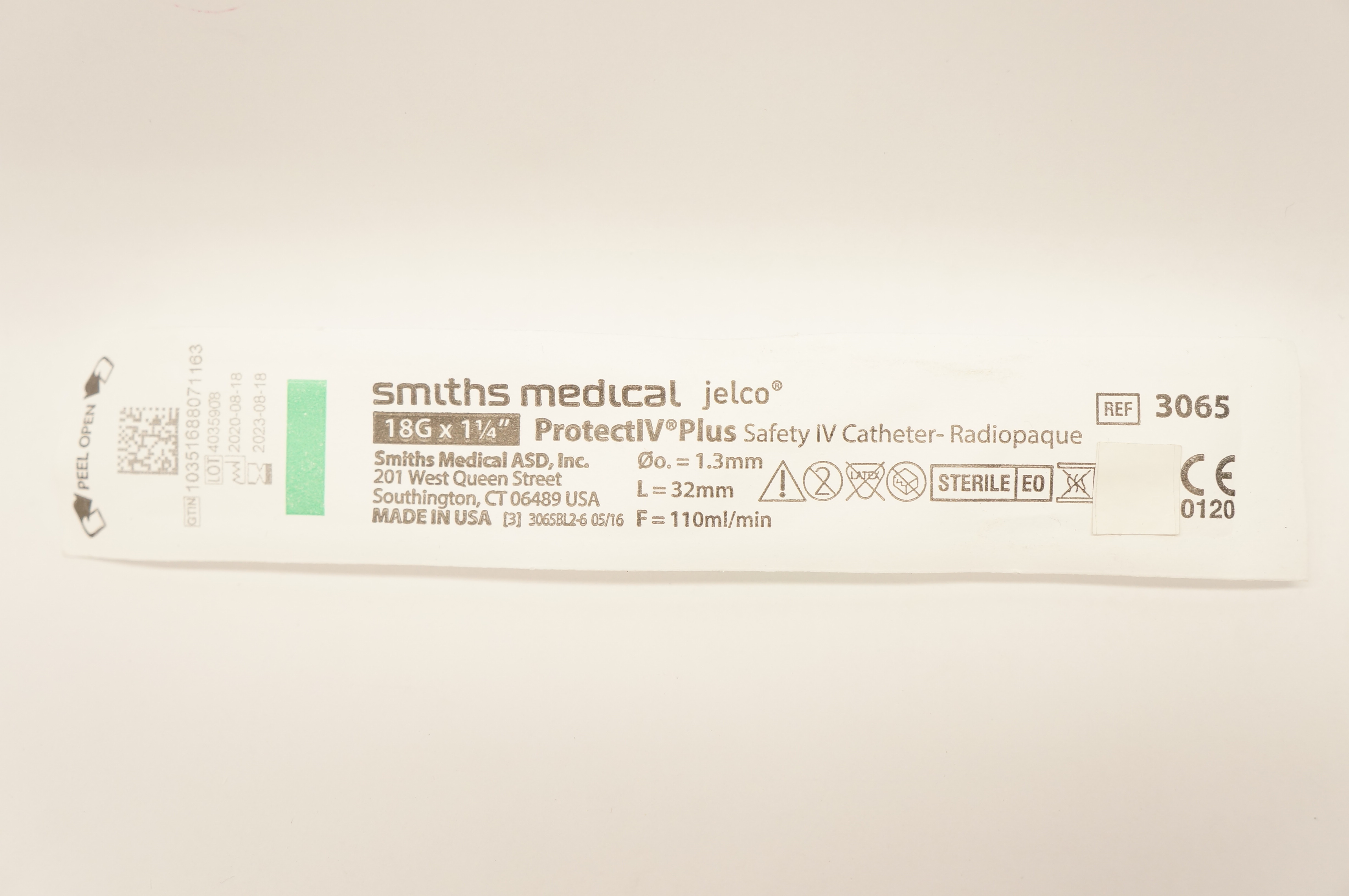 Smiths Medical 3065 ProtectIV Plus Safety IV Cath. 18G x 1-1/4inch