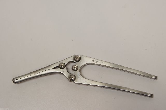 Pilling 18-5382 Clamp Pylorus Payr Design 8inch o/a Lg 2 Jaw Straight Serrated 