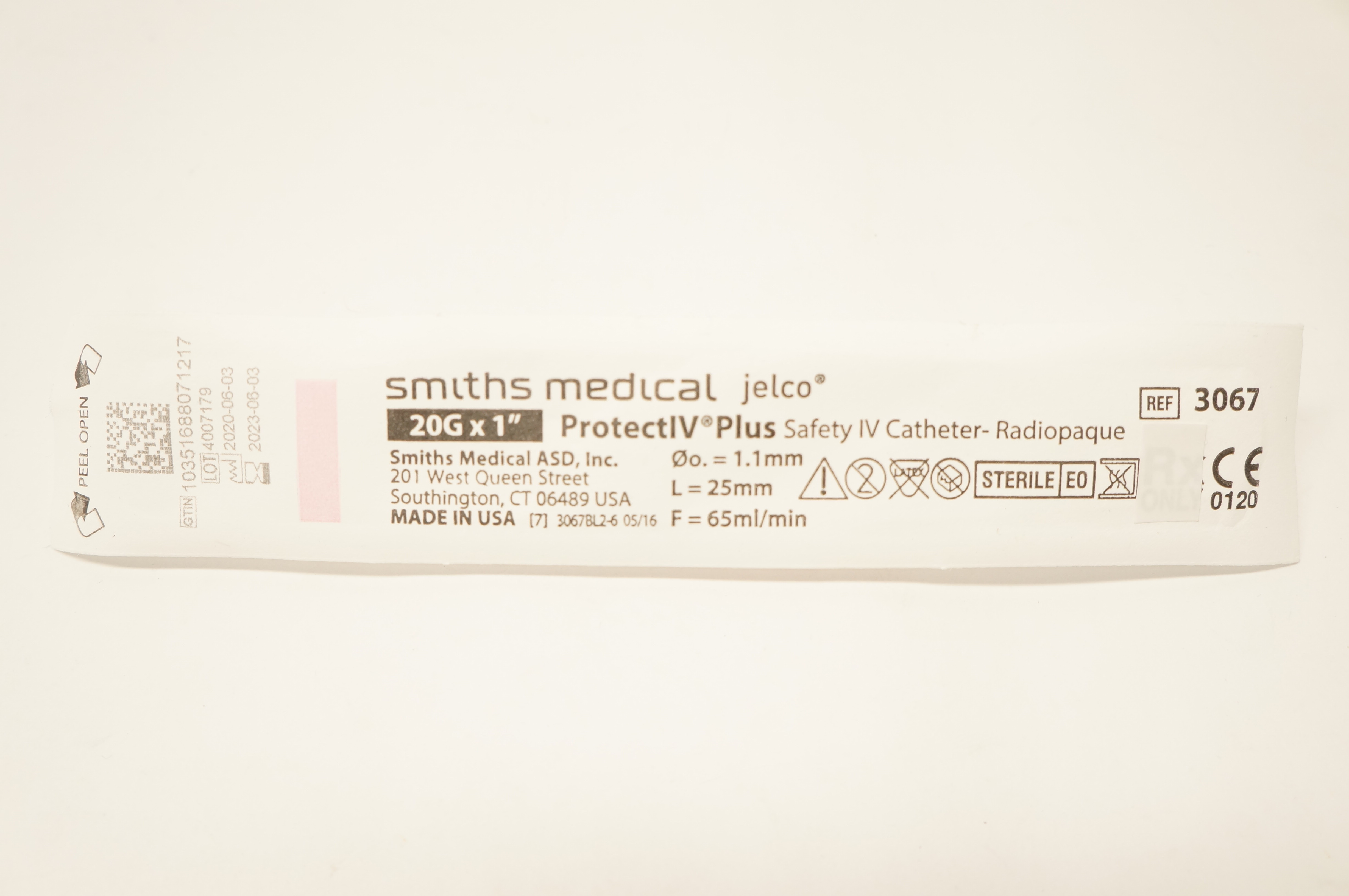 Smiths Medical 3067 Protect IV Plus Safety Cath. Radiopaque 20G x 1inch