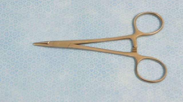 Columbia Needleholder Straight Stainless 5in