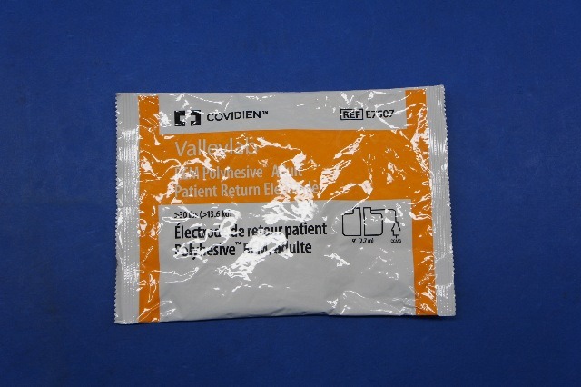 Covidien E7507 Valleylab REM Polyhesive Adult Patient Return Electrode 30lbs