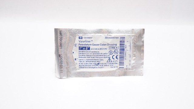 Covidien 8884417601 Vaseline Petrolatum Gauze Cision Dressing 1inch x 8inch (x)